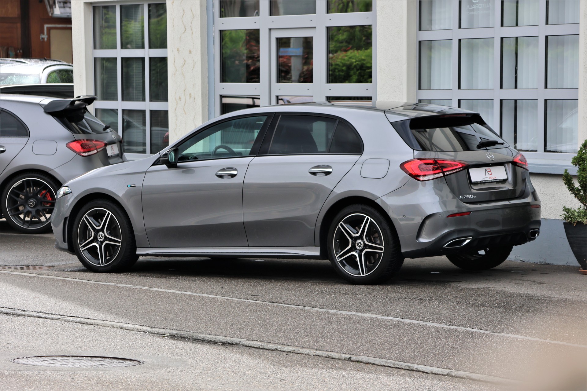 MERCEDES-BENZ A 250e AMG Line 8G-DCT (CH)-image-4