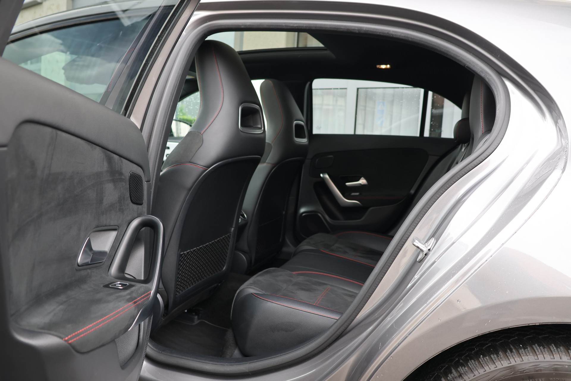 MERCEDES-BENZ A 250e AMG Line 8G-DCT (CH)-image-13