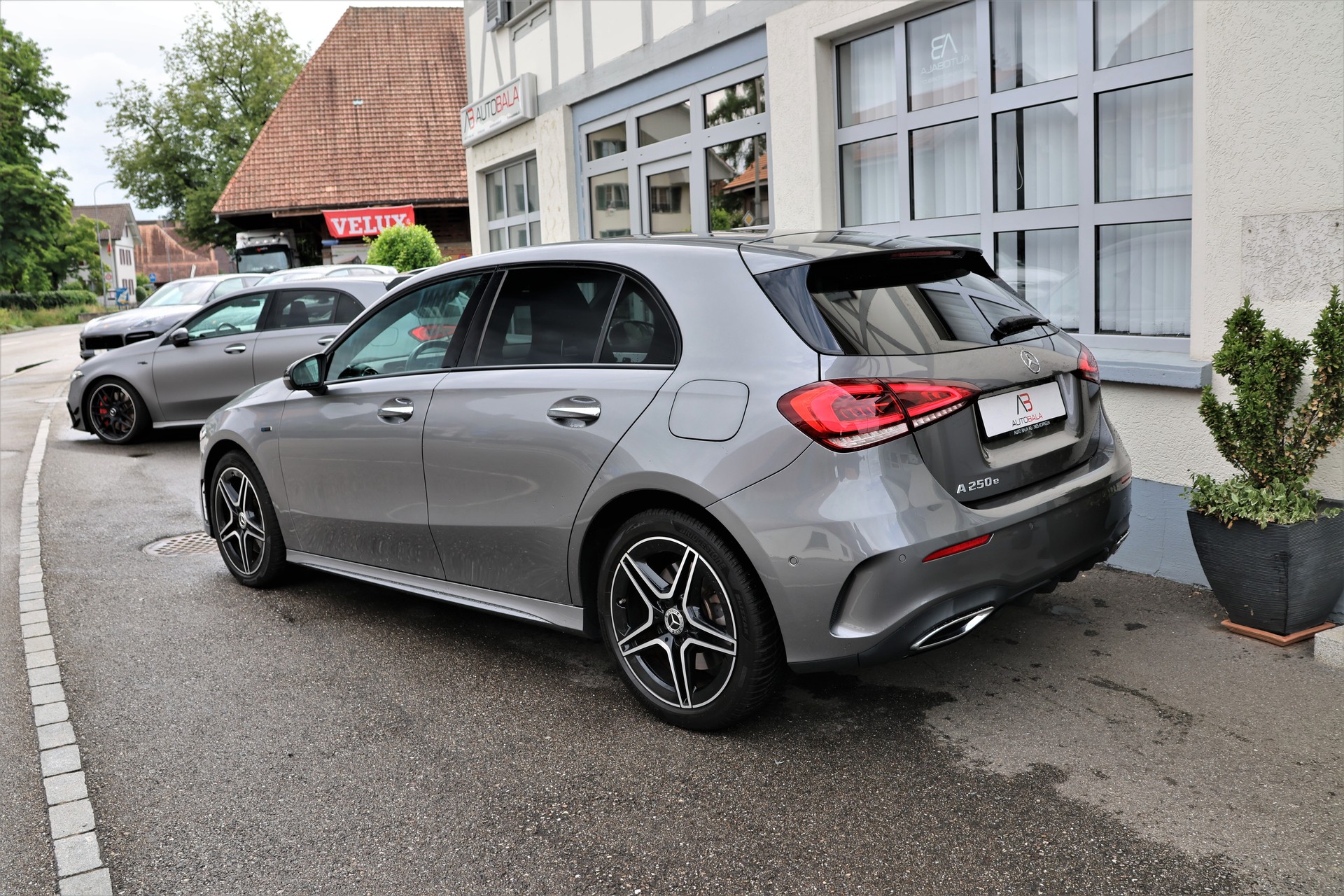 MERCEDES-BENZ A 250e AMG Line 8G-DCT (CH)-image-6