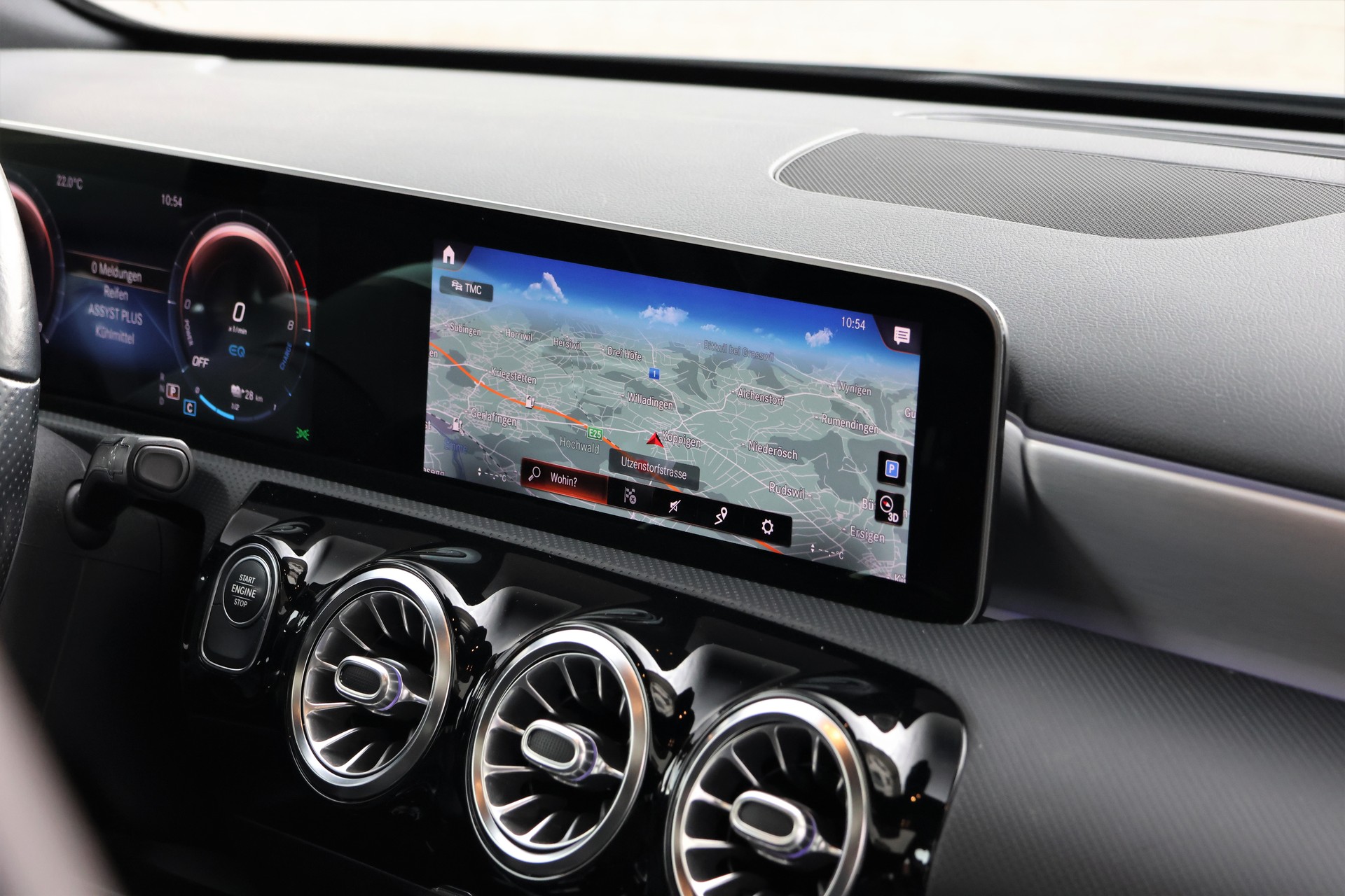 MERCEDES-BENZ A 250e AMG Line 8G-DCT (CH)-image-19