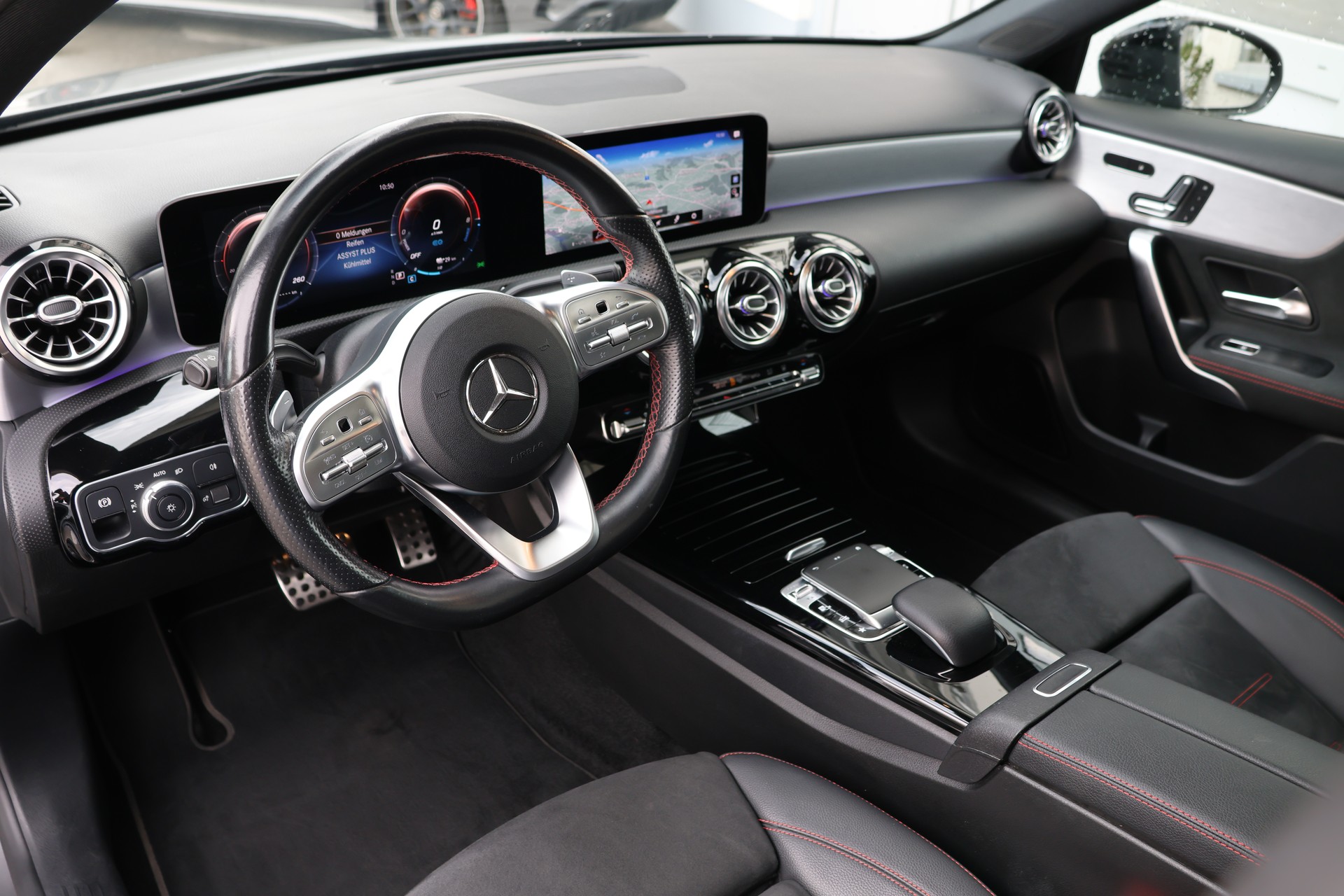 MERCEDES-BENZ A 250e AMG Line 8G-DCT (CH)-image-9