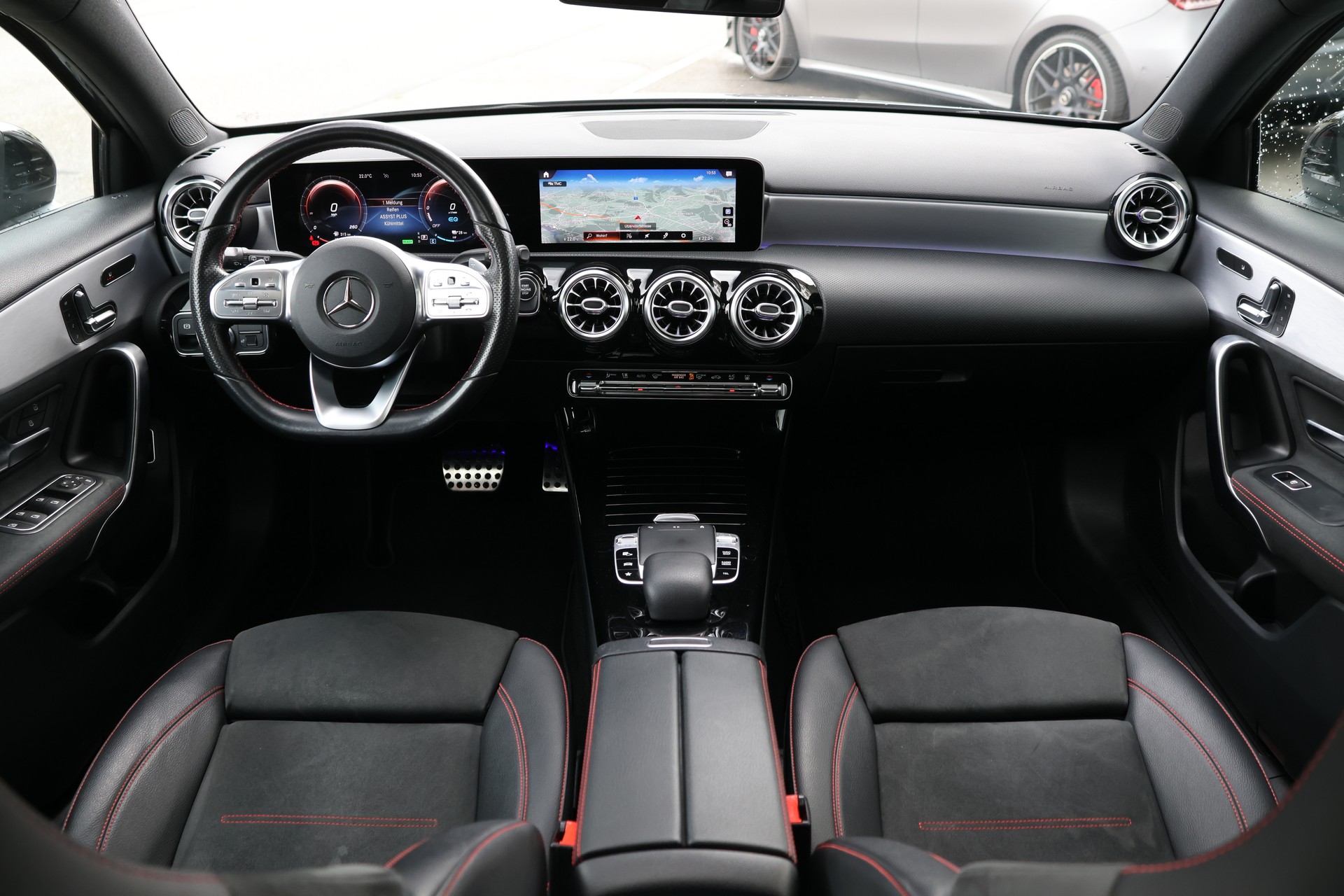 MERCEDES-BENZ A 250e AMG Line 8G-DCT (CH)-image-16