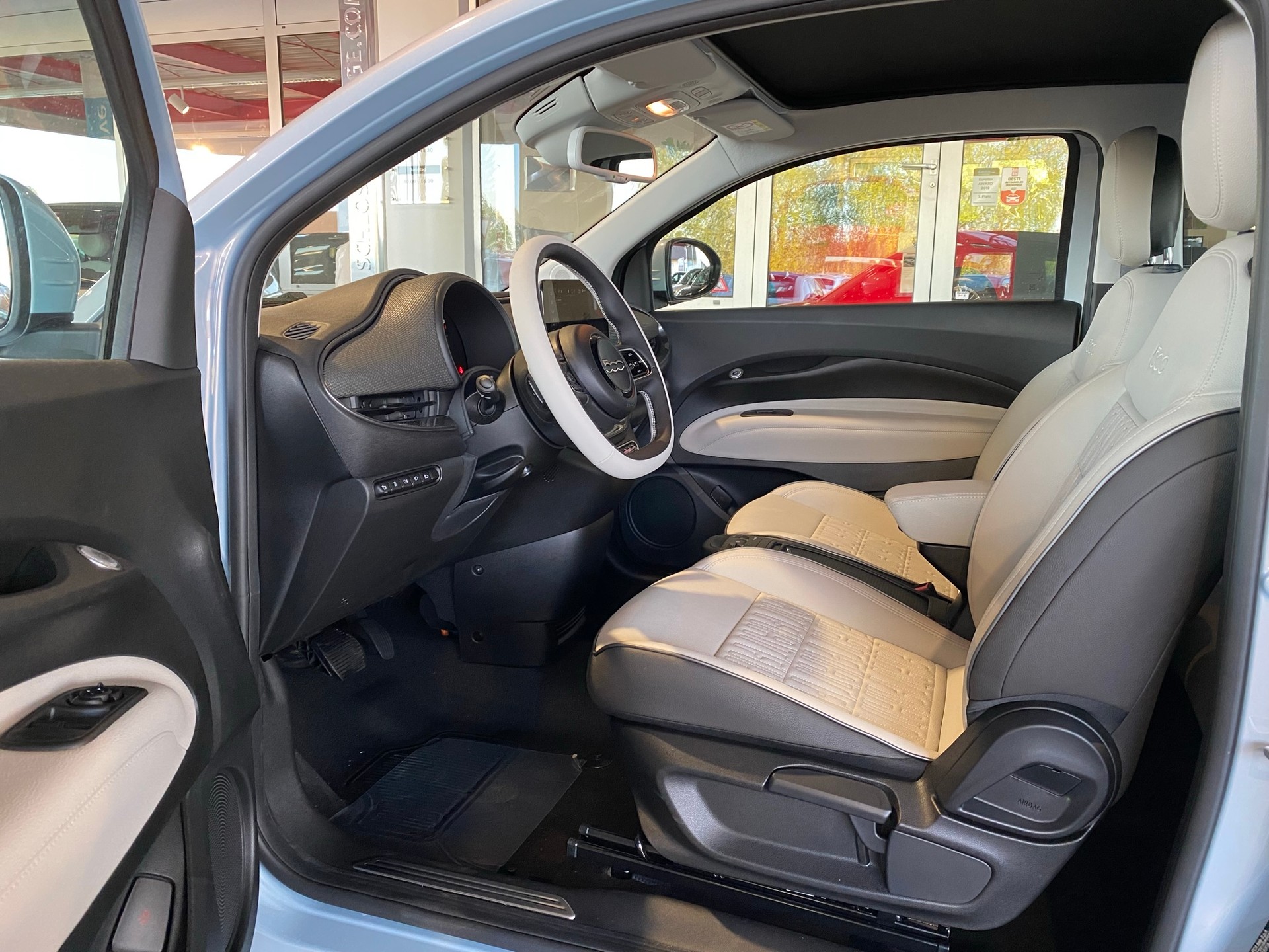 FIAT 500 electric Cabrio La Prima Cel-image-1