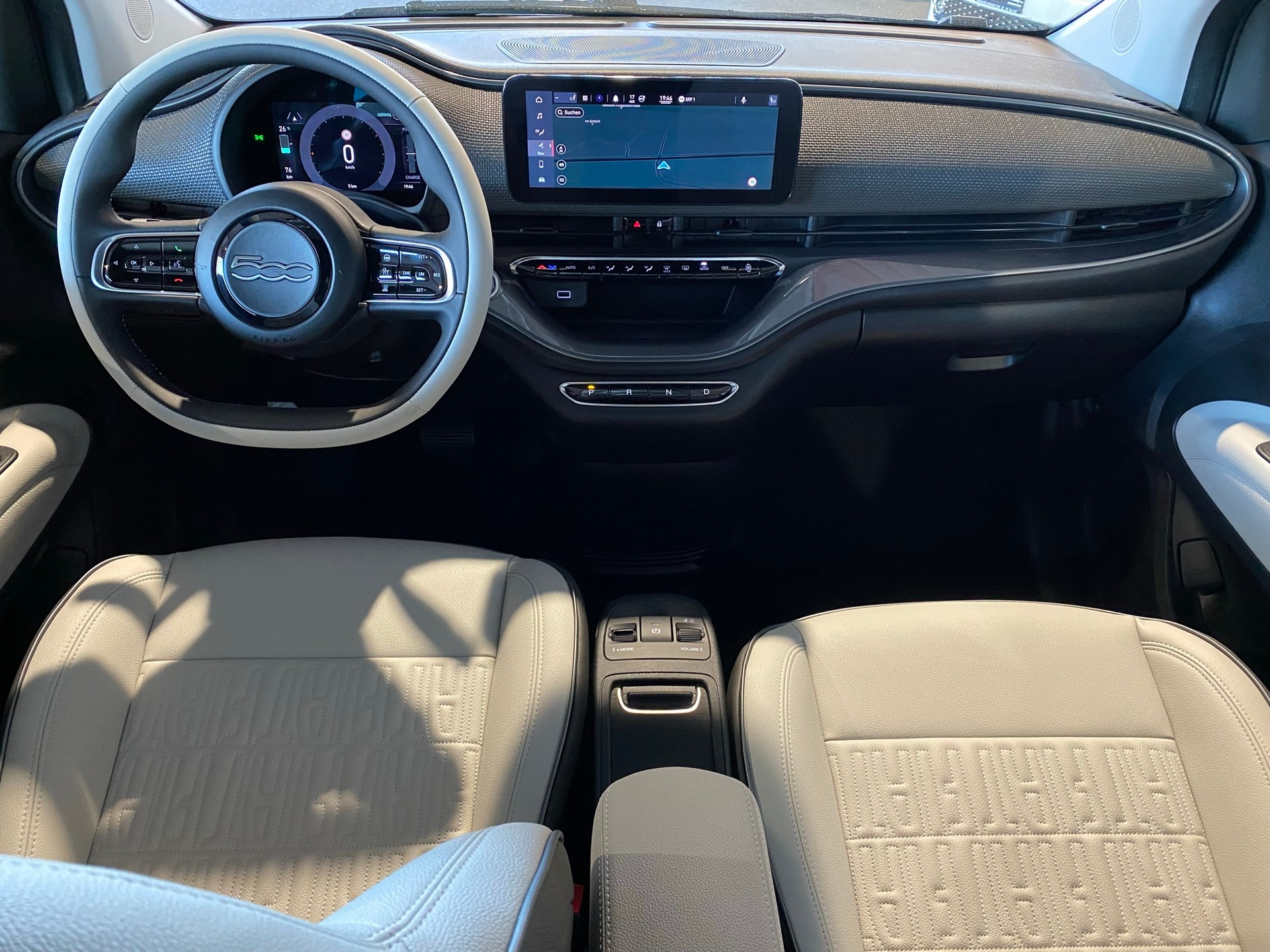 FIAT 500 electric Cabrio La Prima Cel-image-3