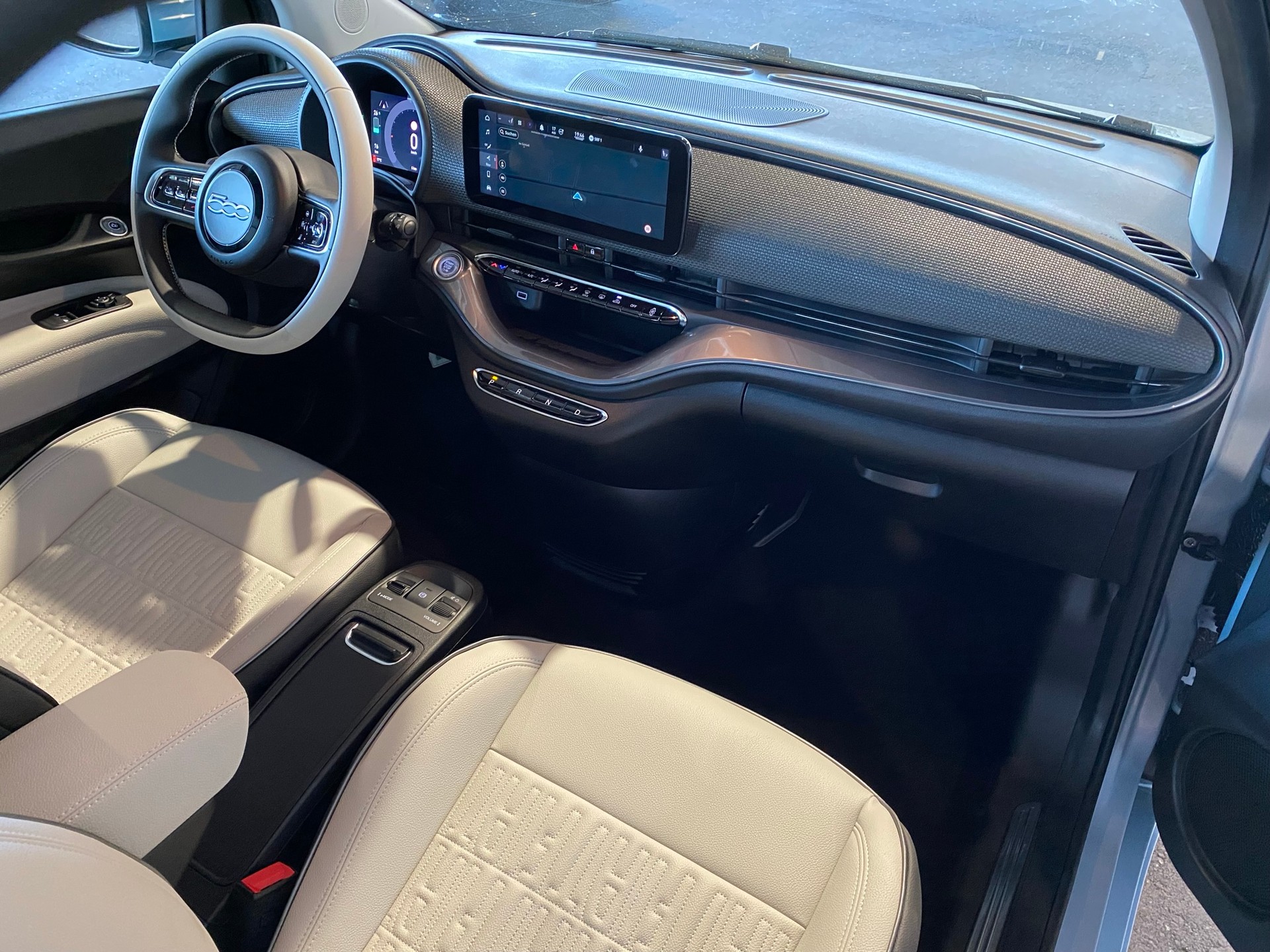 FIAT 500 electric Cabrio La Prima Cel-image-4