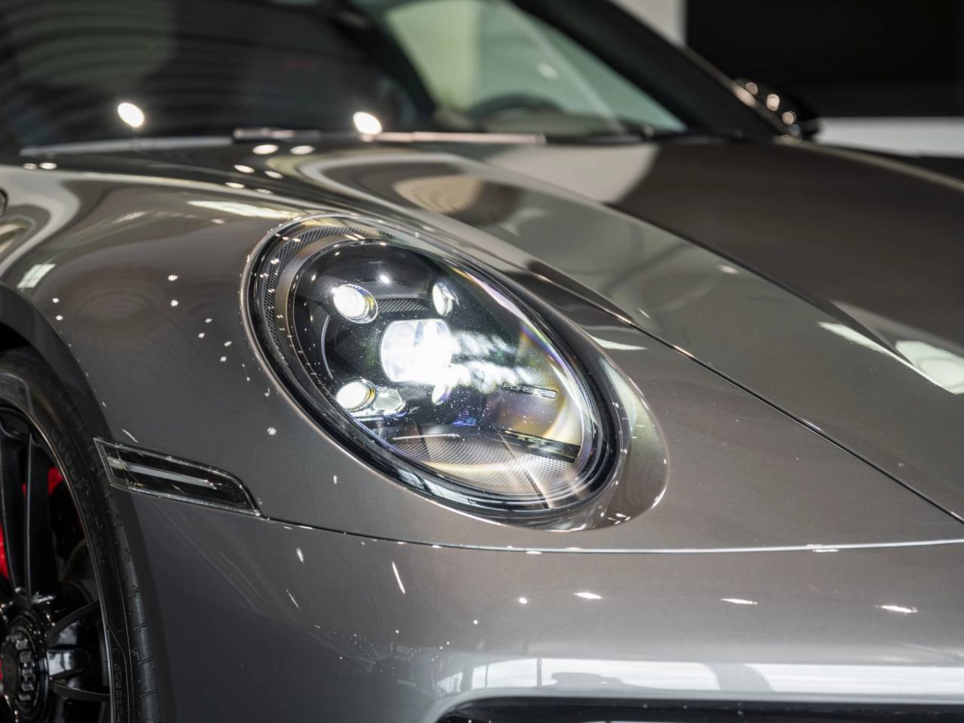 PORSCHE 911 Carrera GTS-image-21