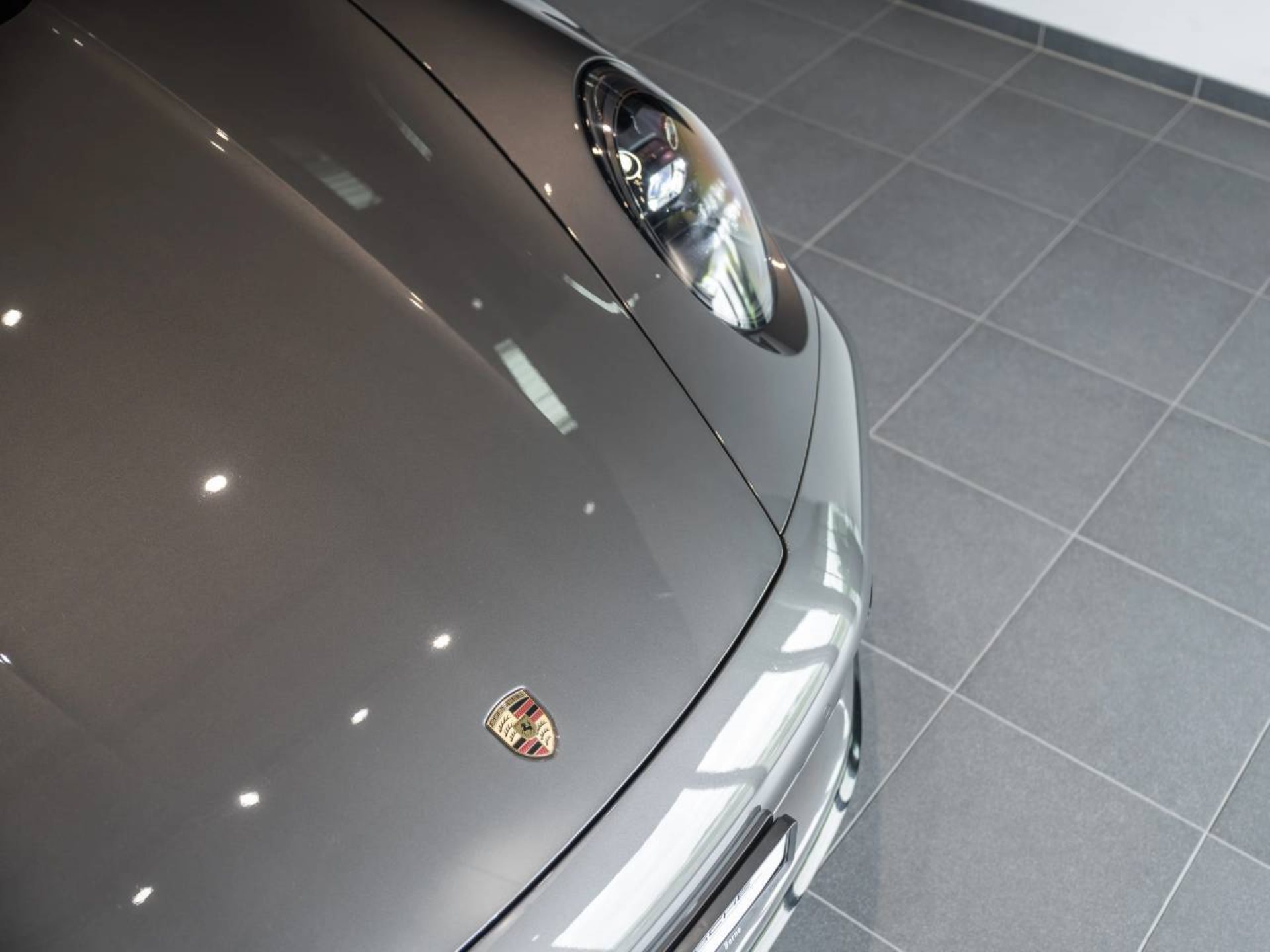 PORSCHE 911 Carrera GTS-image-22