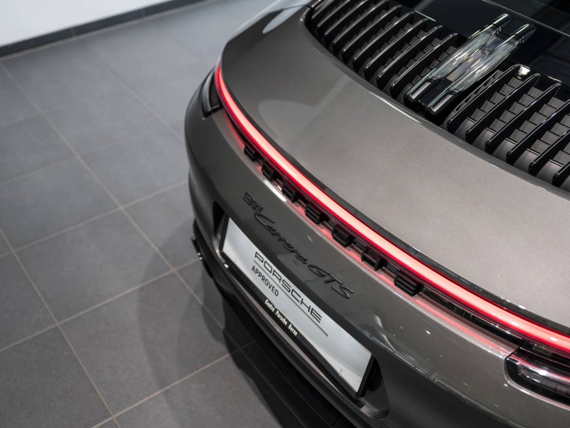 PORSCHE 911 Carrera GTS-image-24