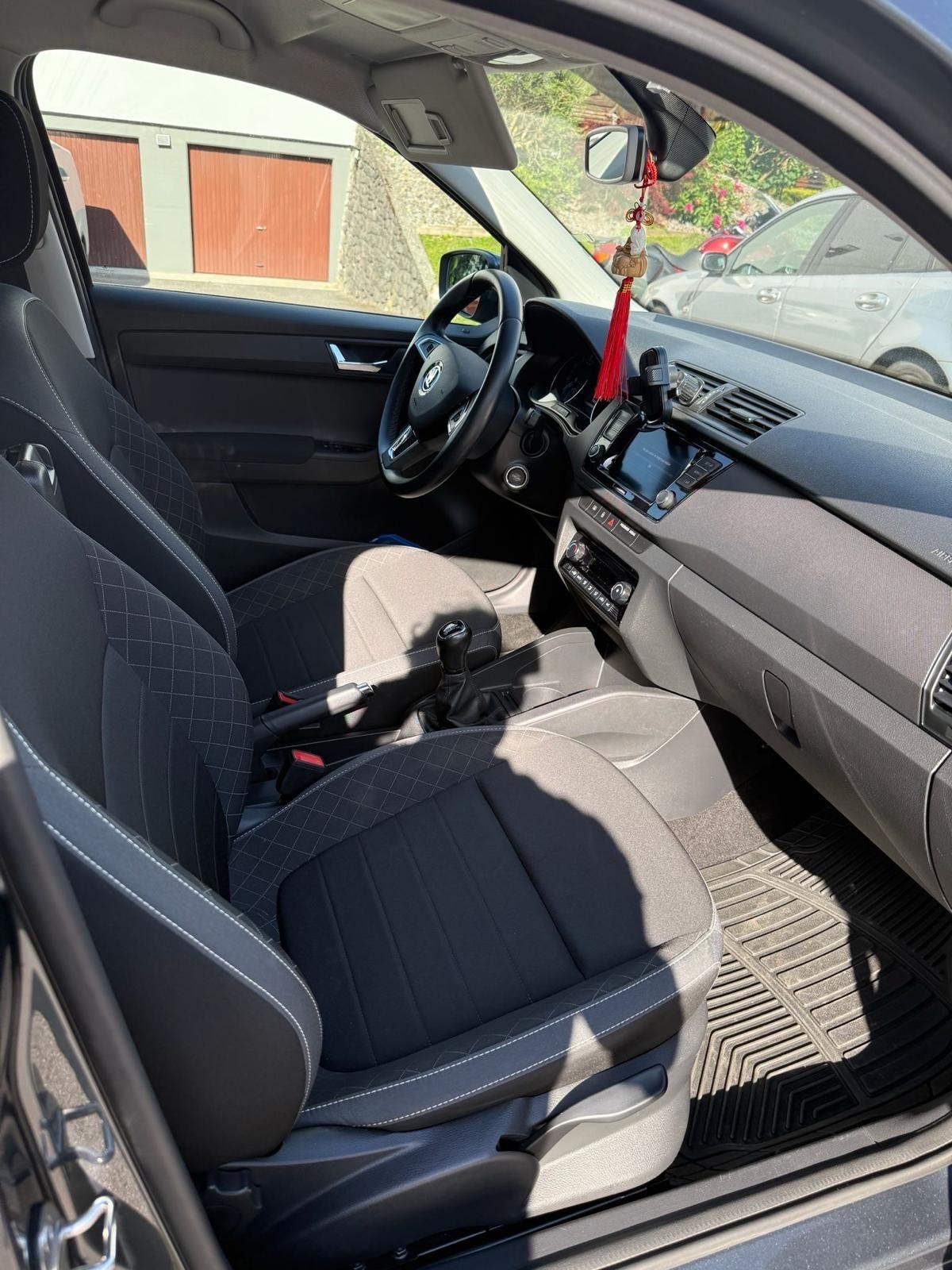 SKODA 1.0 MPI Ambition-image-2