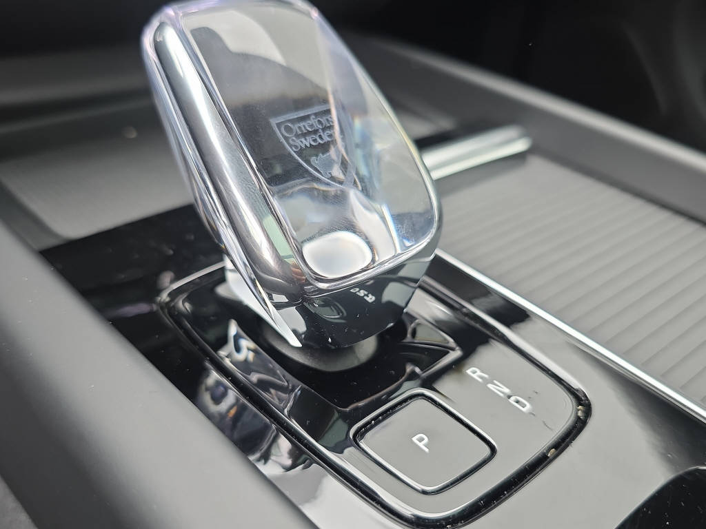 VOLVO XC60 2.0 B5 MH Plus Black Edition AWD-image-20