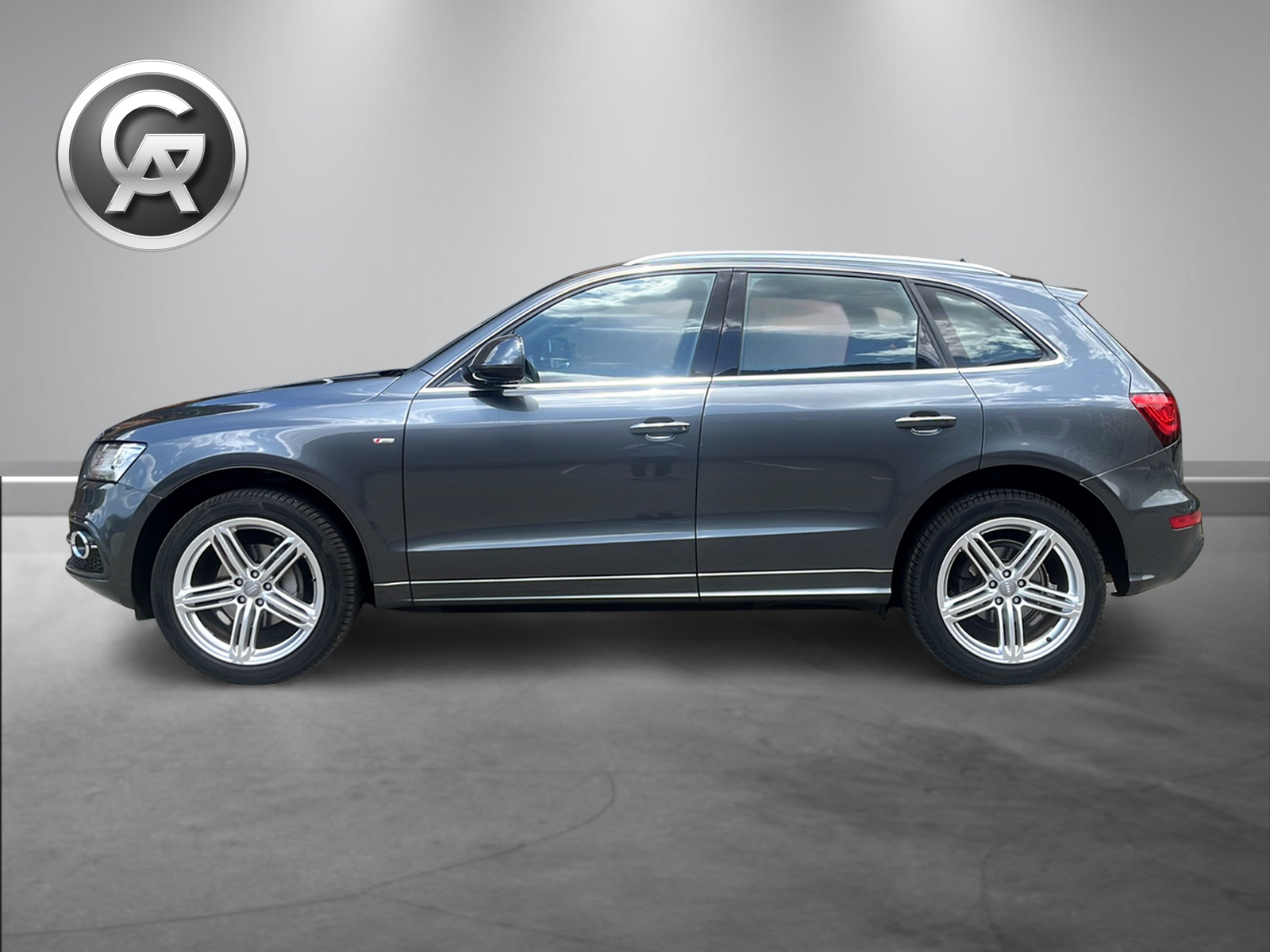 AUDI Q5 2.0 TDI quattro S-tronic-image-2