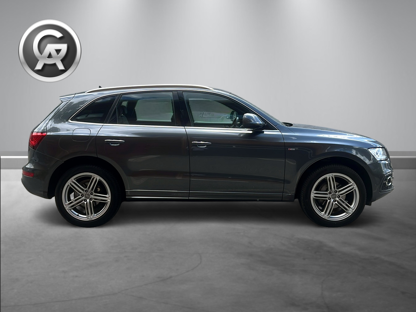 AUDI Q5 2.0 TDI quattro S-tronic-image-4