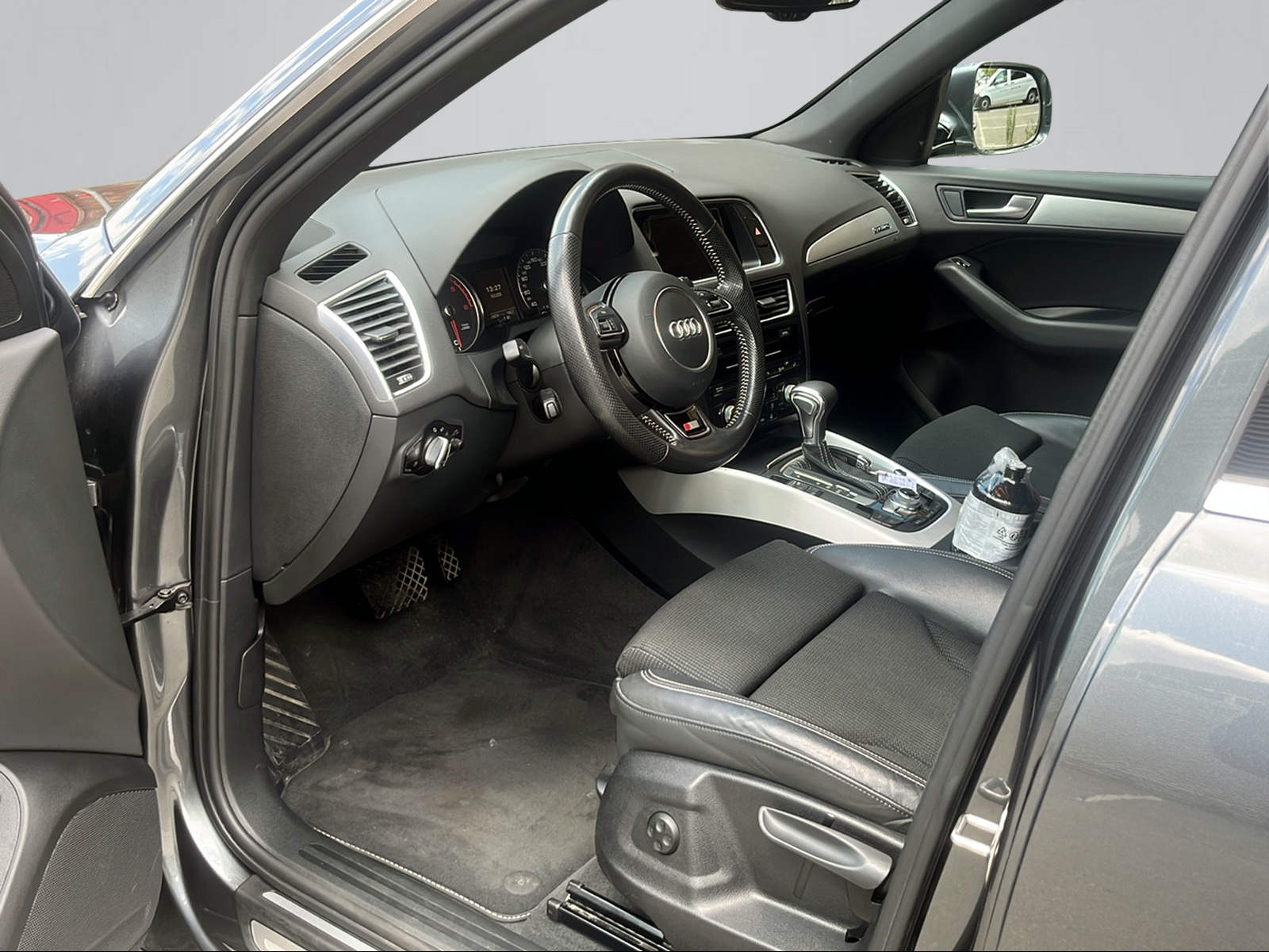 AUDI Q5 2.0 TDI quattro S-tronic-image-10