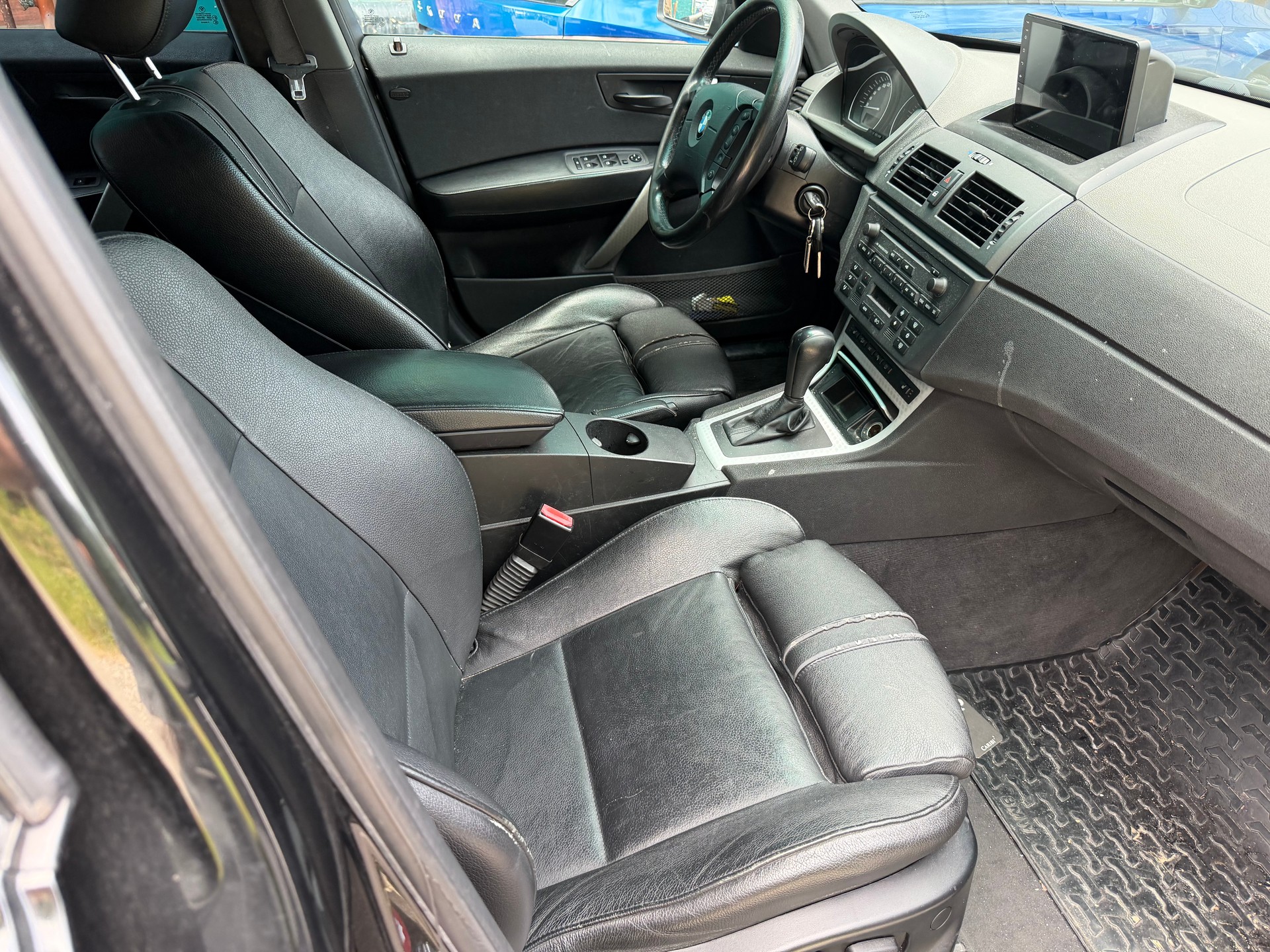 BMW X3 3.0i-image-9