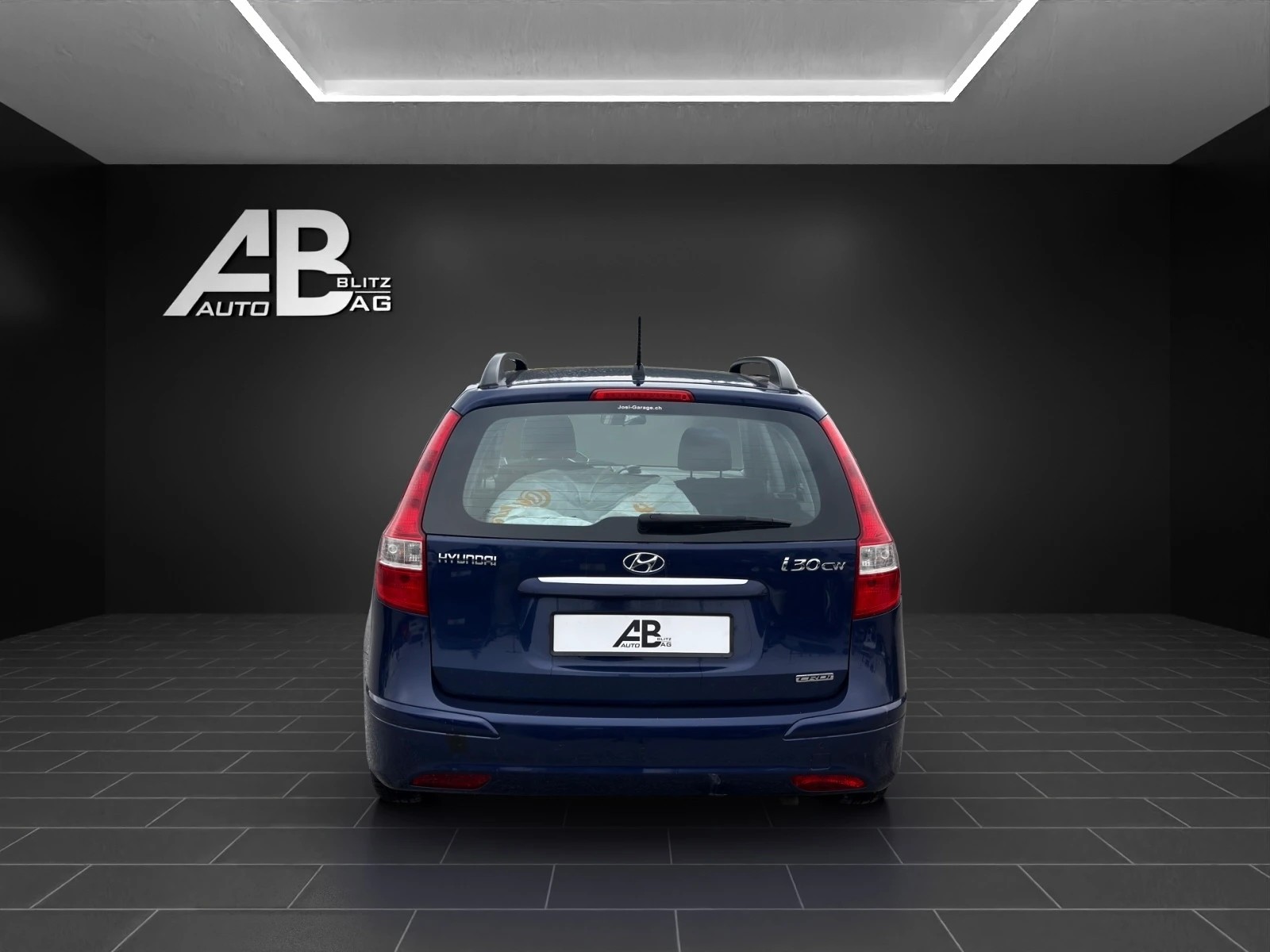 HYUNDAI i30 Wagon 1.6 CRDi Style Automatic-image-3