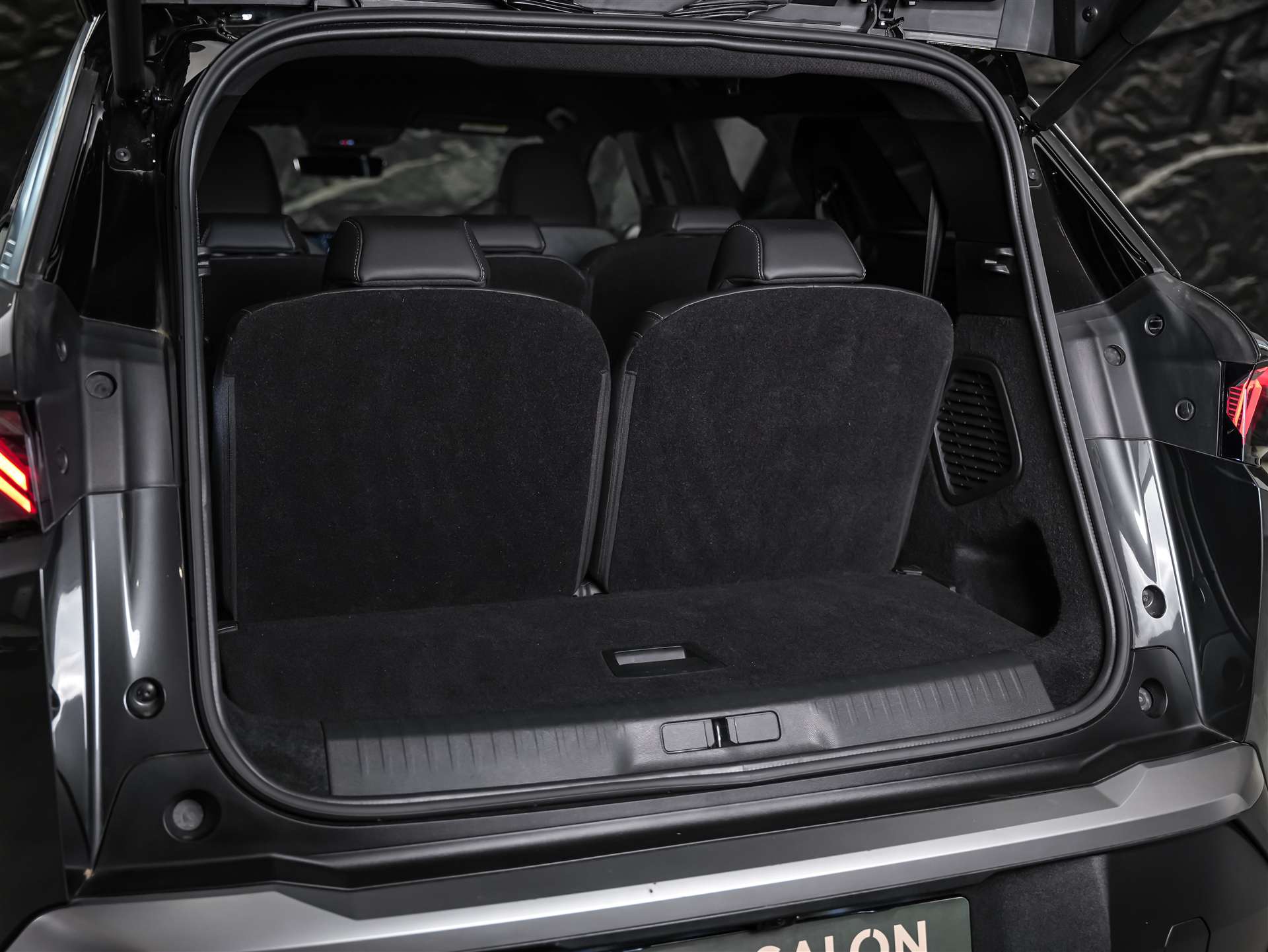 PEUGEOT 5008 145 Hybrid e-DCS6 GT *7-Sitzer*-image-39