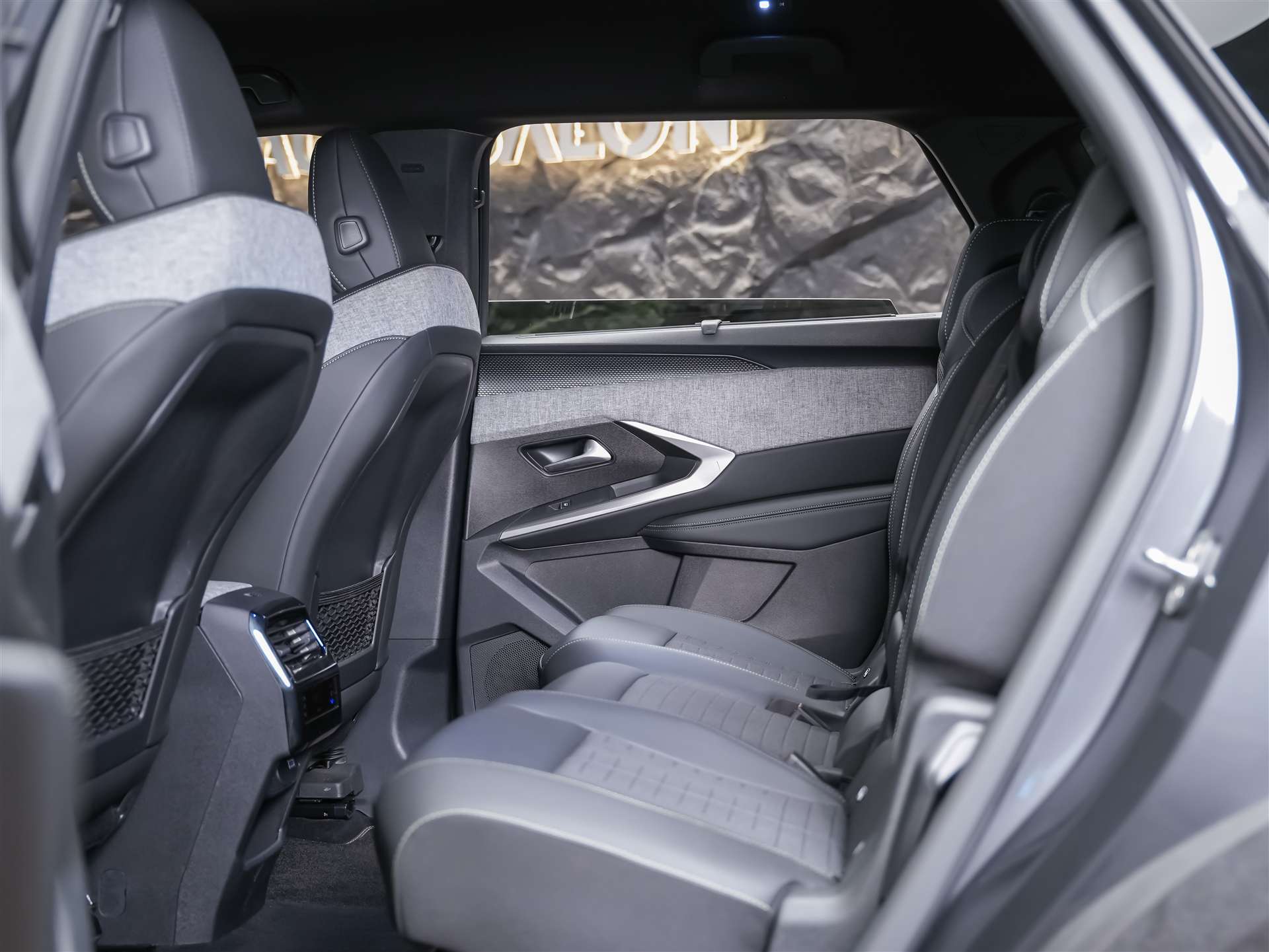 PEUGEOT 5008 145 Hybrid e-DCS6 GT *Werksgarantie*7 Sitzer*Abstandsregler*Lenkradheizung*-image-12