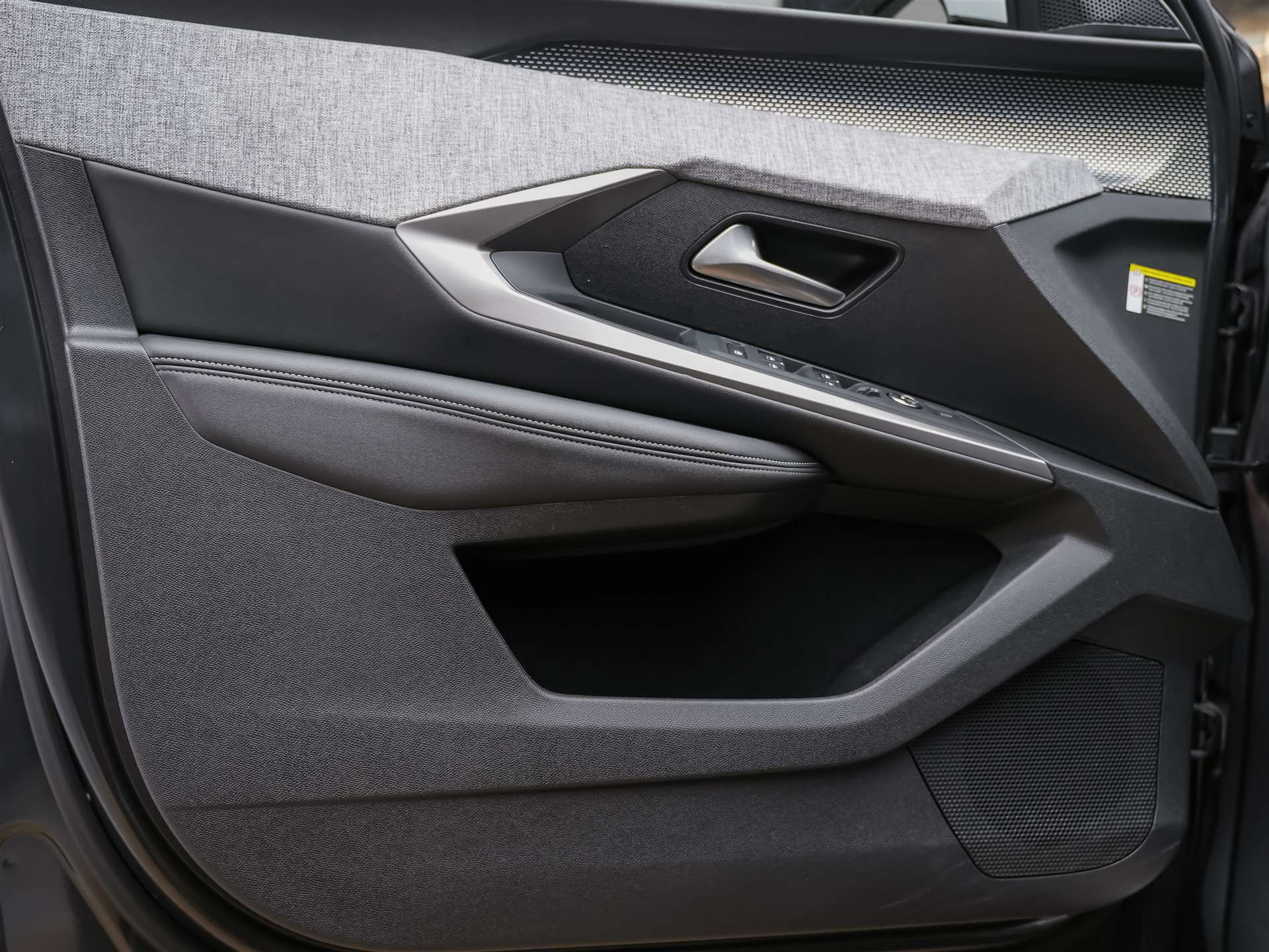 PEUGEOT 5008 145 Hybrid e-DCS6 GT *Werksgarantie*7 Sitzer*Abstandsregler*Lenkradheizung*-image-26