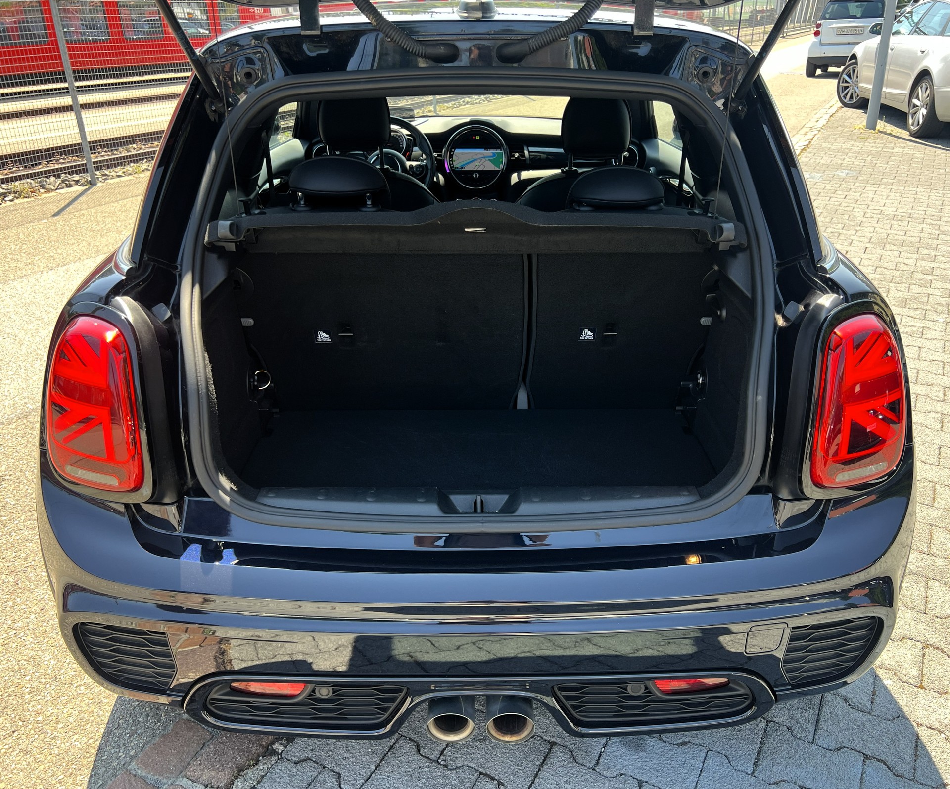MINI Cooper John Cooper Works Steptronic-image-12