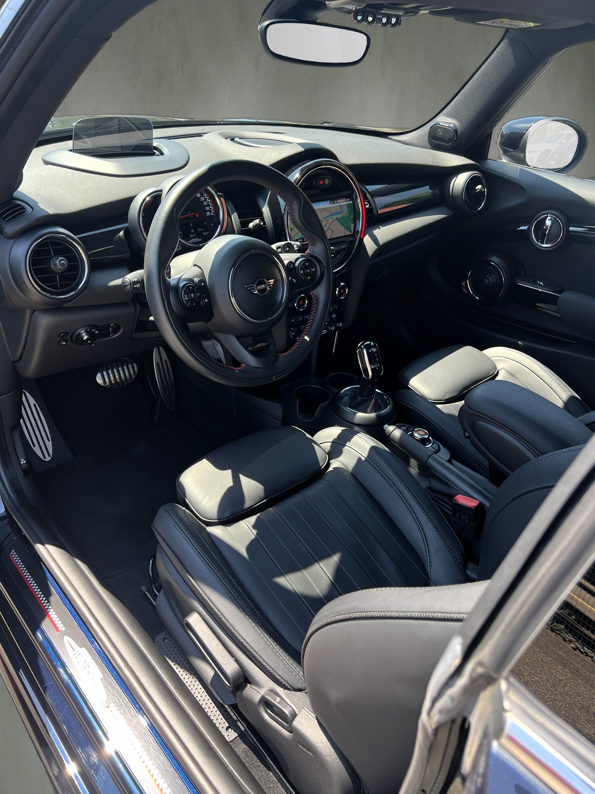 MINI Cooper John Cooper Works Steptronic-image-16