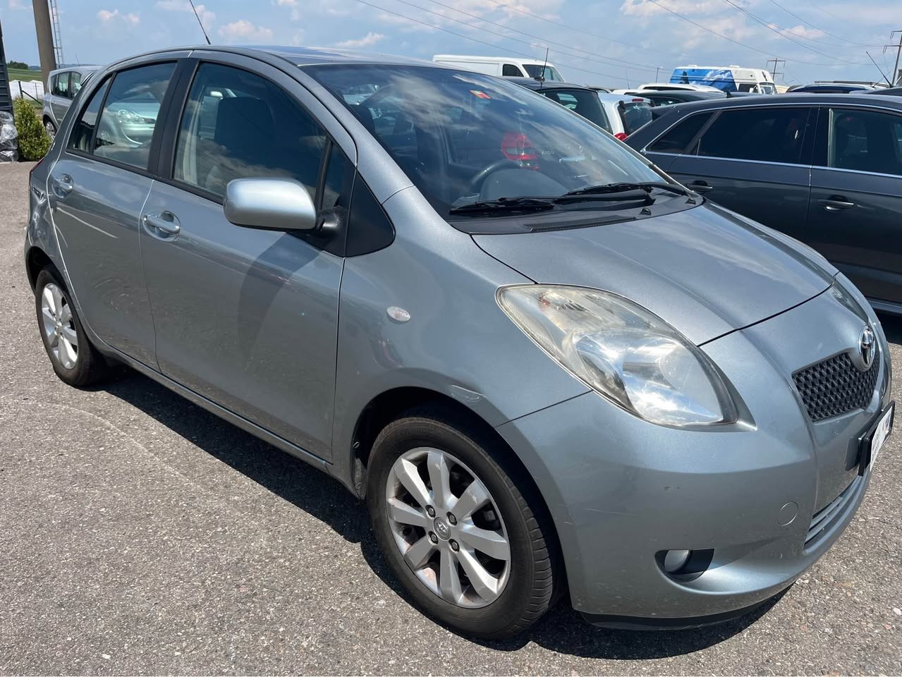 TOYOTA Yaris 1.3 Linea Luna-image-2