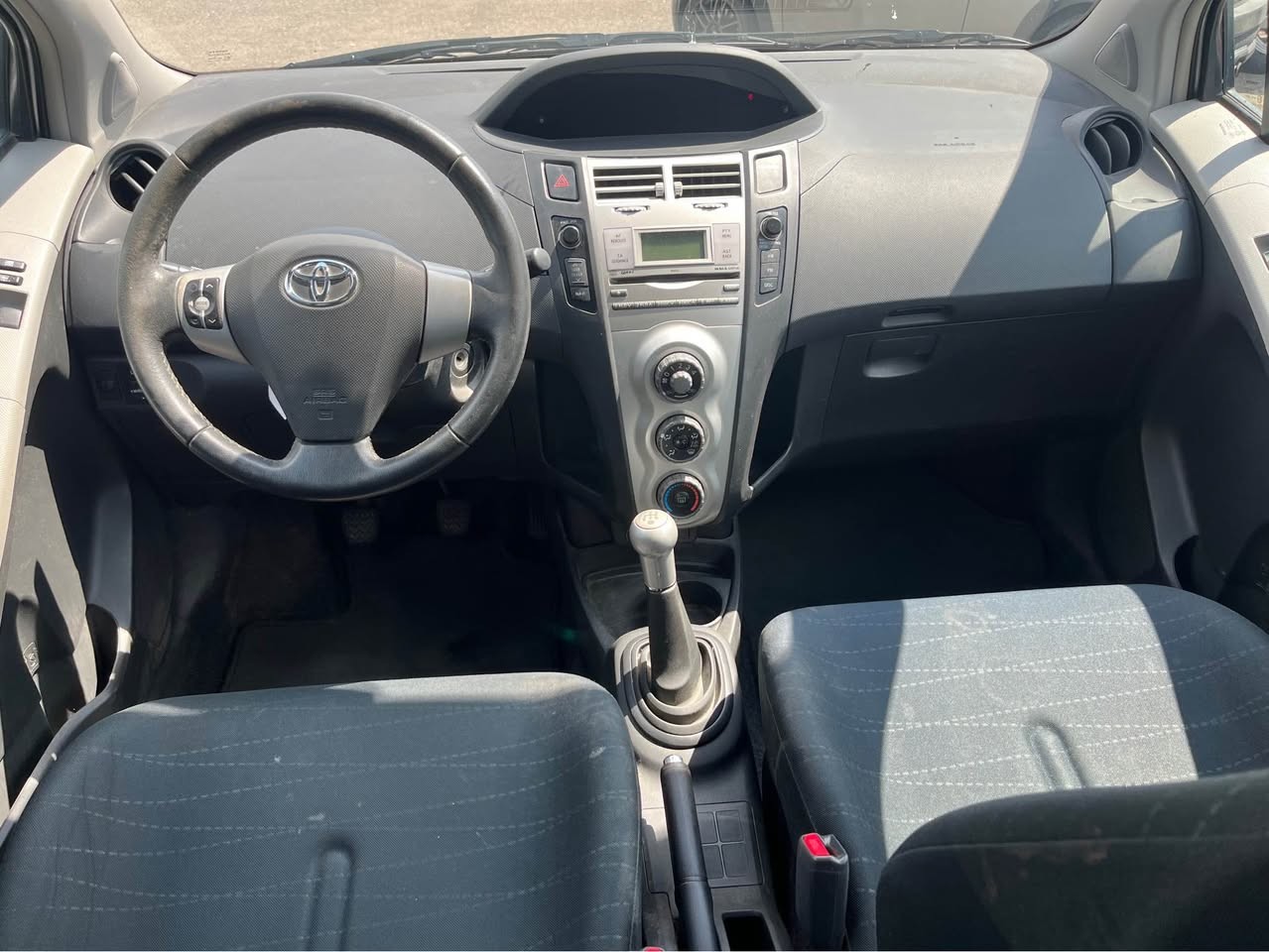TOYOTA Yaris 1.3 Linea Luna-image-7