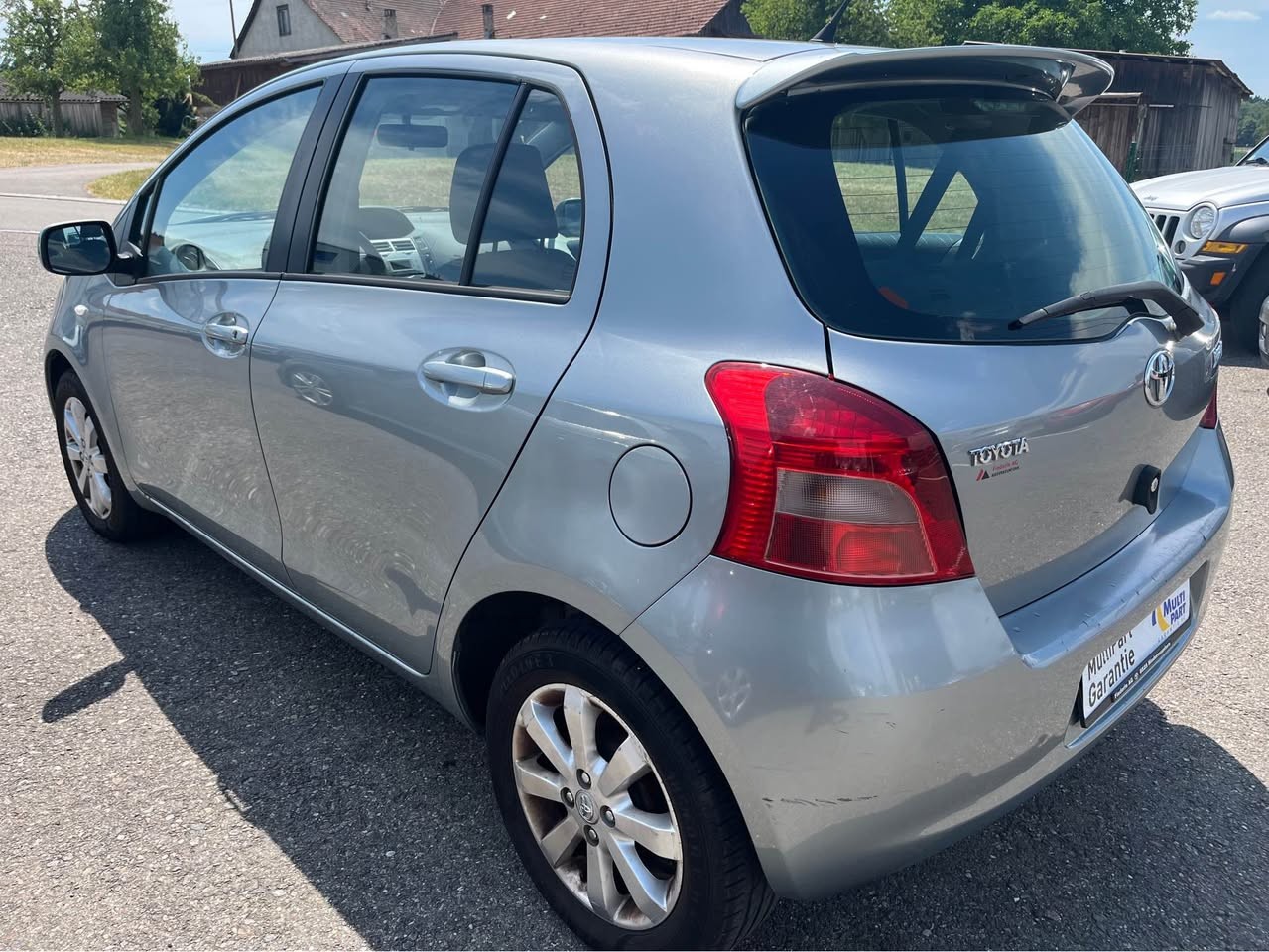 TOYOTA Yaris 1.3 Linea Luna-image-4