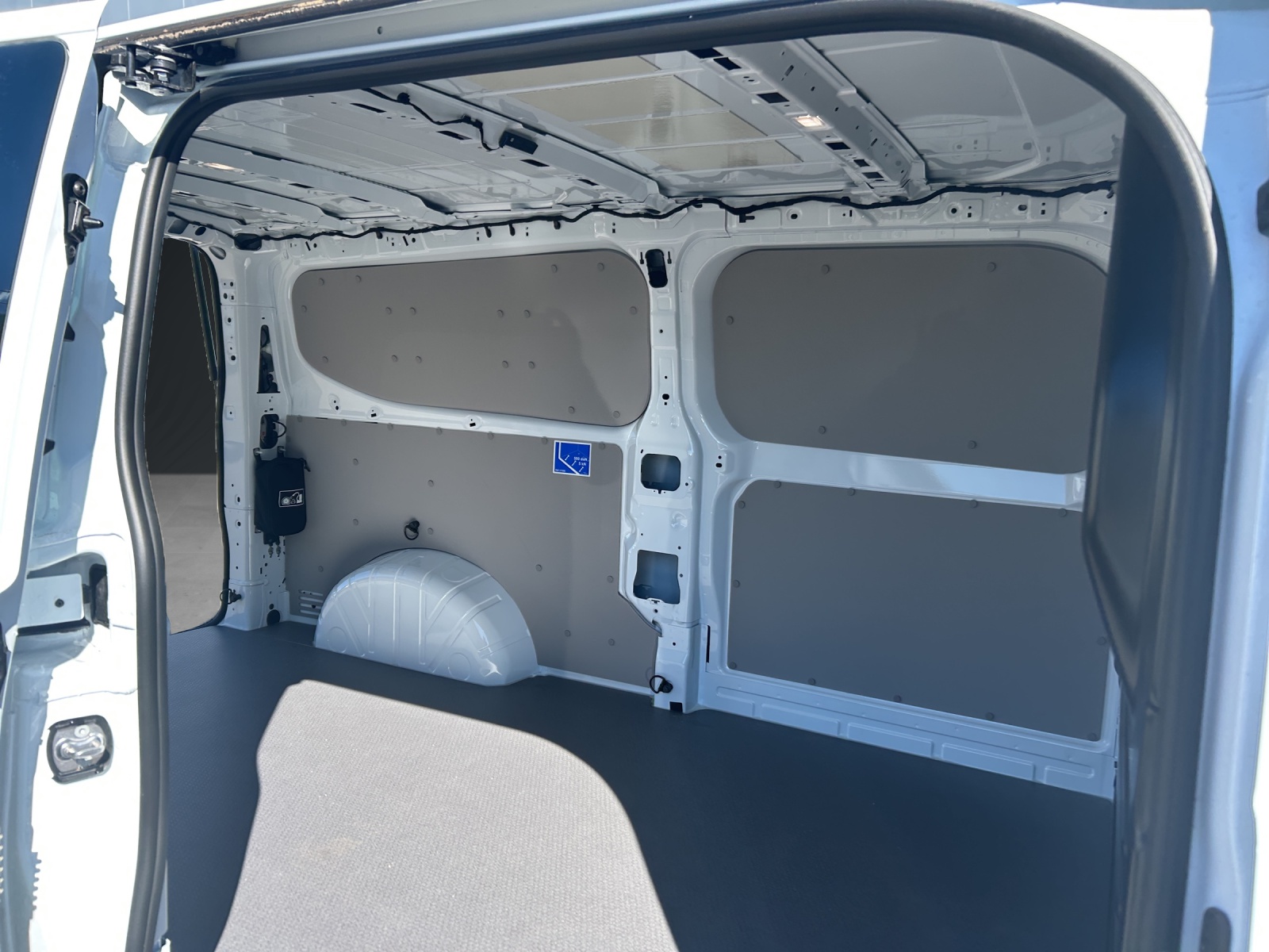VW Transporter 2.0 TDI 4Motion Lang Automat * Heckklappe *-image-10