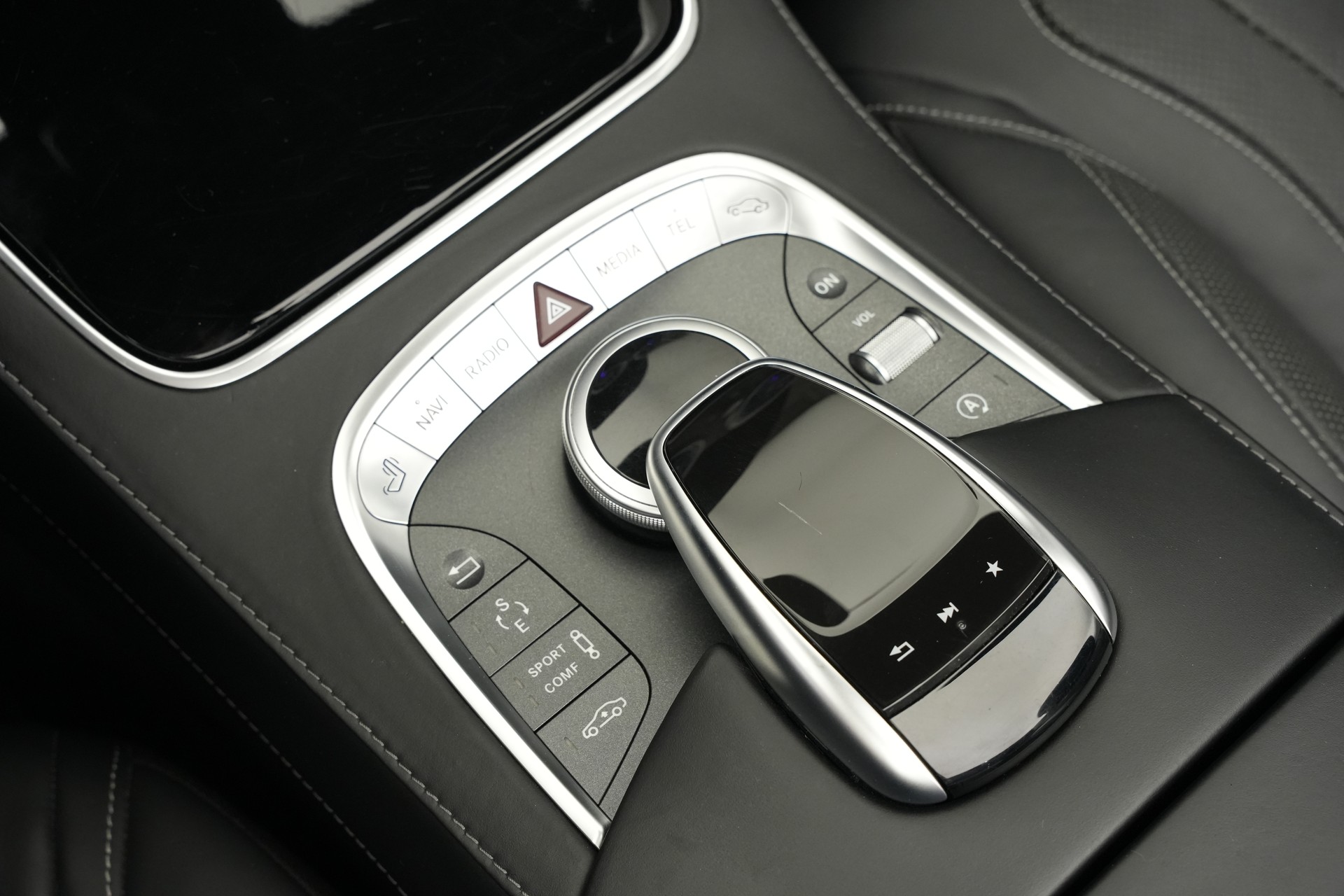 MERCEDES-BENZ S 500 AMG Line Cabriolet 9G-Tronic *CH-Fahrzeug*-image-39