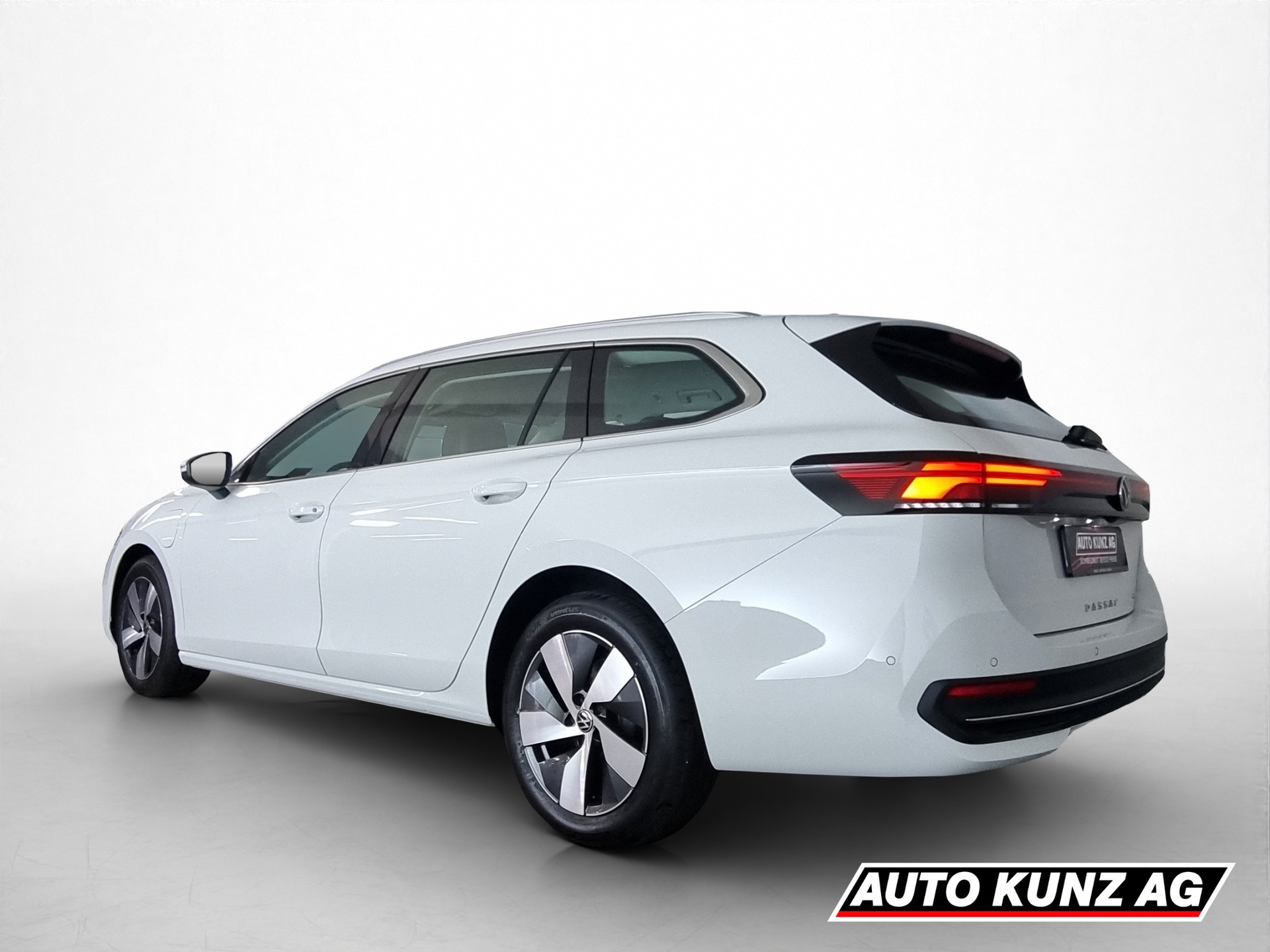 VW Passat Variant 1.5 TSI evo2 Plug-In- Hybrid Busine-showroom-element-3