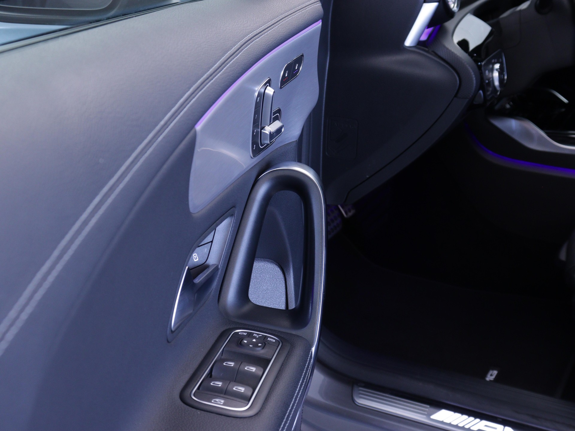 MERCEDES-BENZ A 45 S AMG 4matic+-image-8