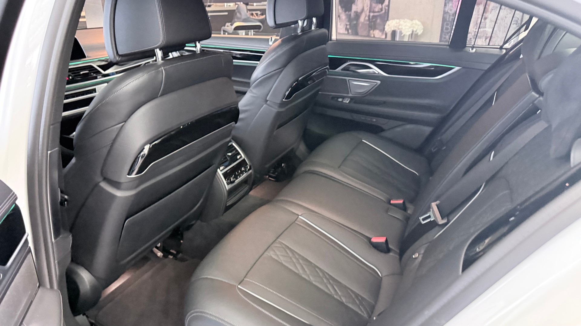 BMW 740d xDrive SAG-image-8