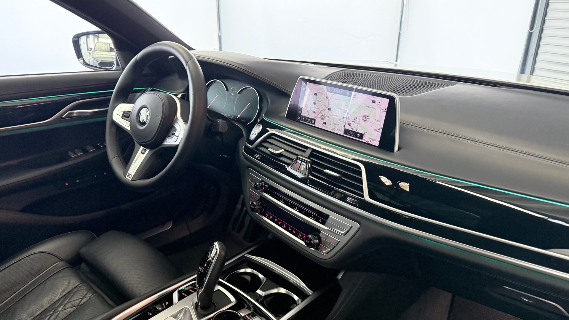 BMW 740d xDrive SAG-image-26