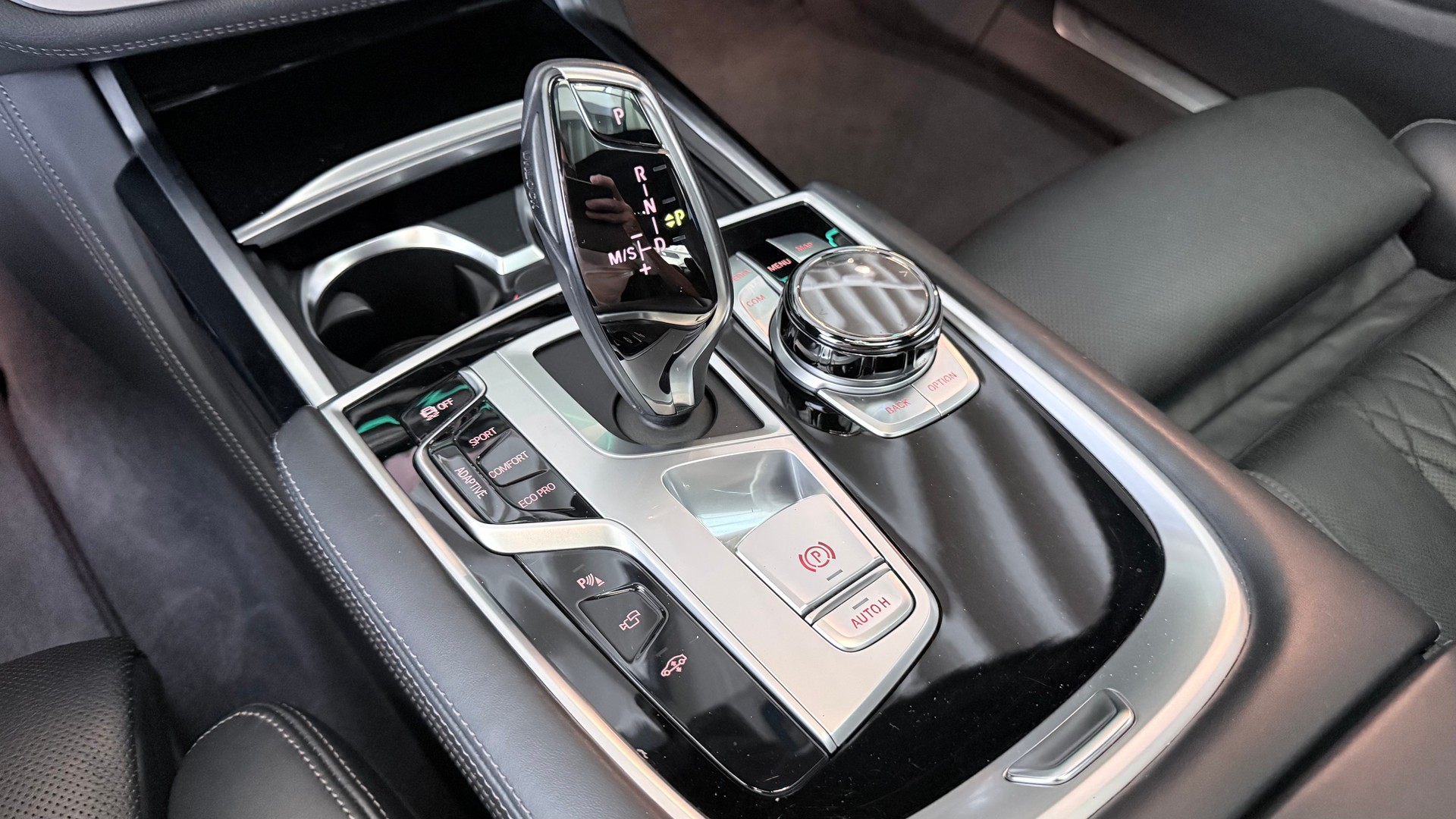 BMW 740d xDrive SAG-image-14