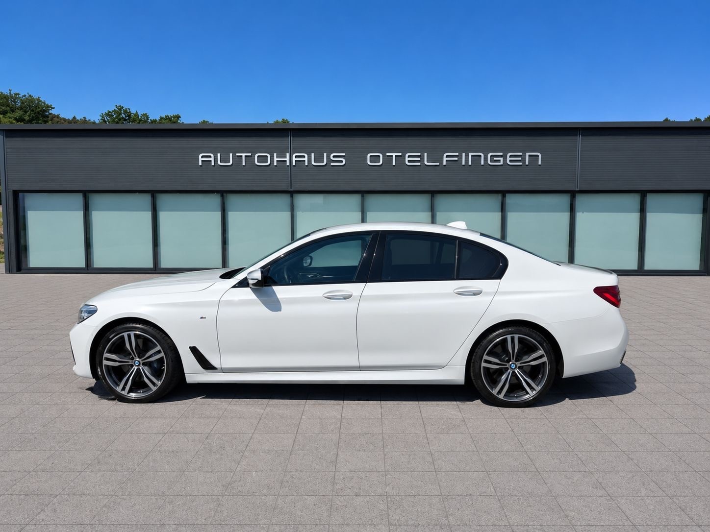 BMW 740d xDrive SAG-image-0