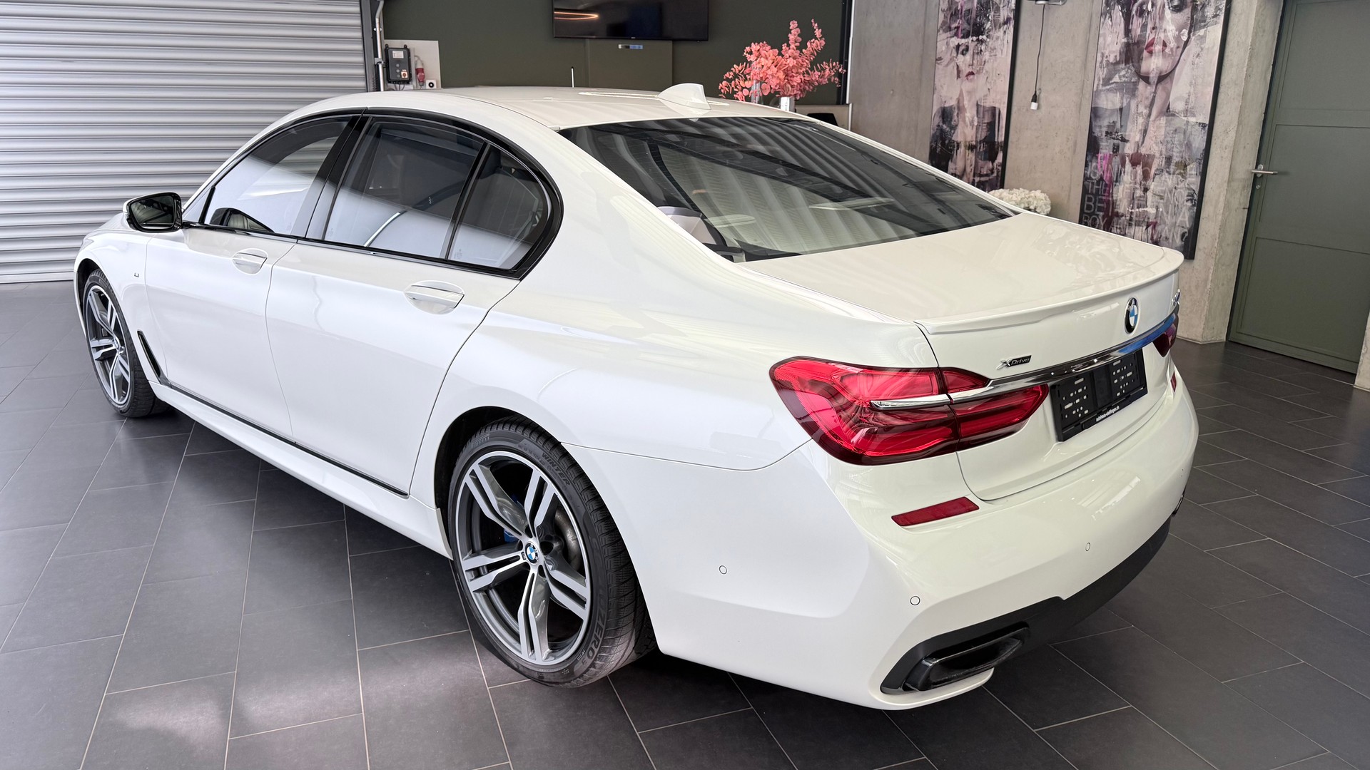 BMW 740d xDrive SAG-image-18