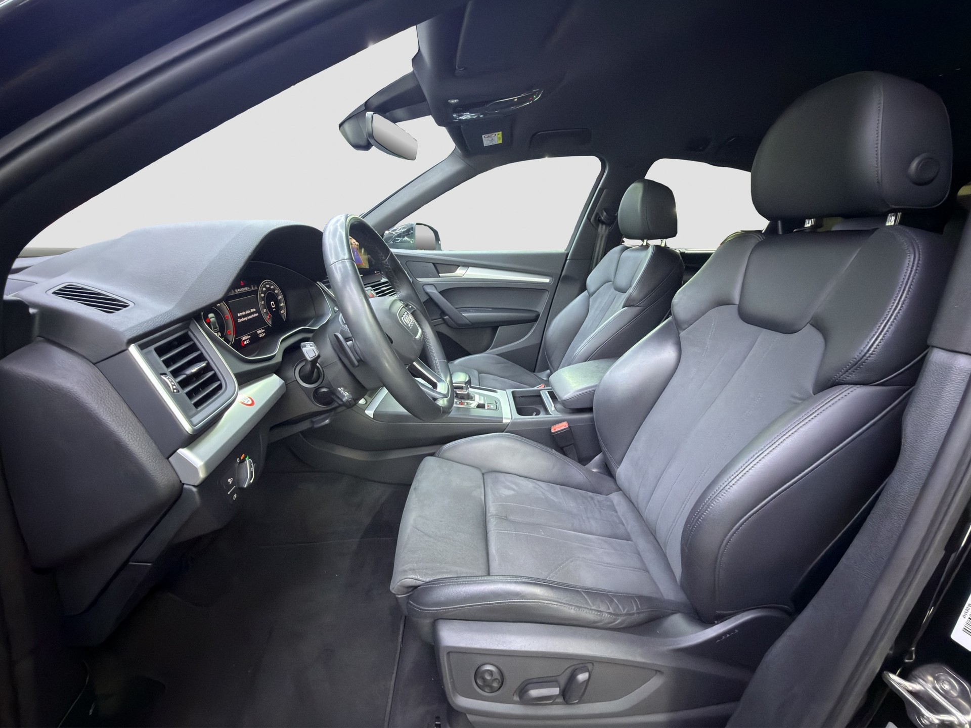 AUDI Q5 Sportback 40 TDI advanced quattro S-tronic-image-11