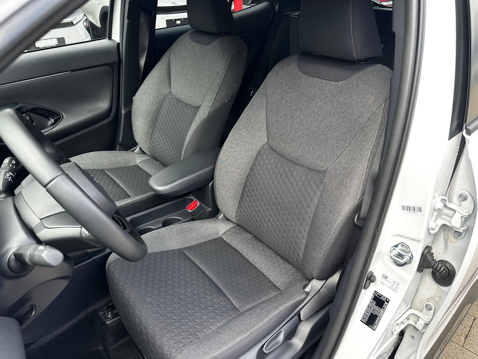 TOYOTA Yaris Cross 1.5 VVT-i HSD Trend AWD-i-image-8