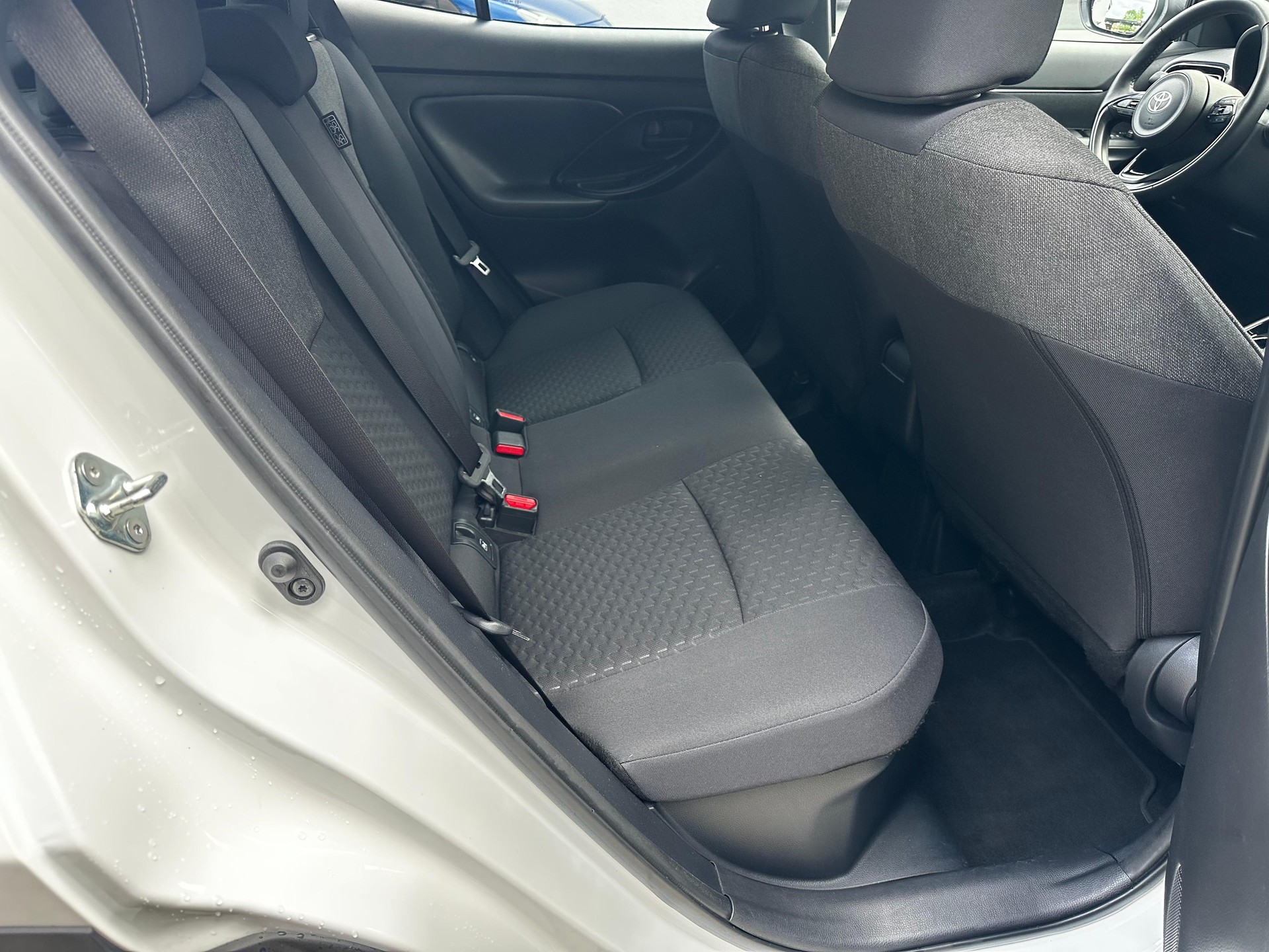 TOYOTA Yaris Cross 1.5 VVT-i HSD Trend AWD-i-image-11