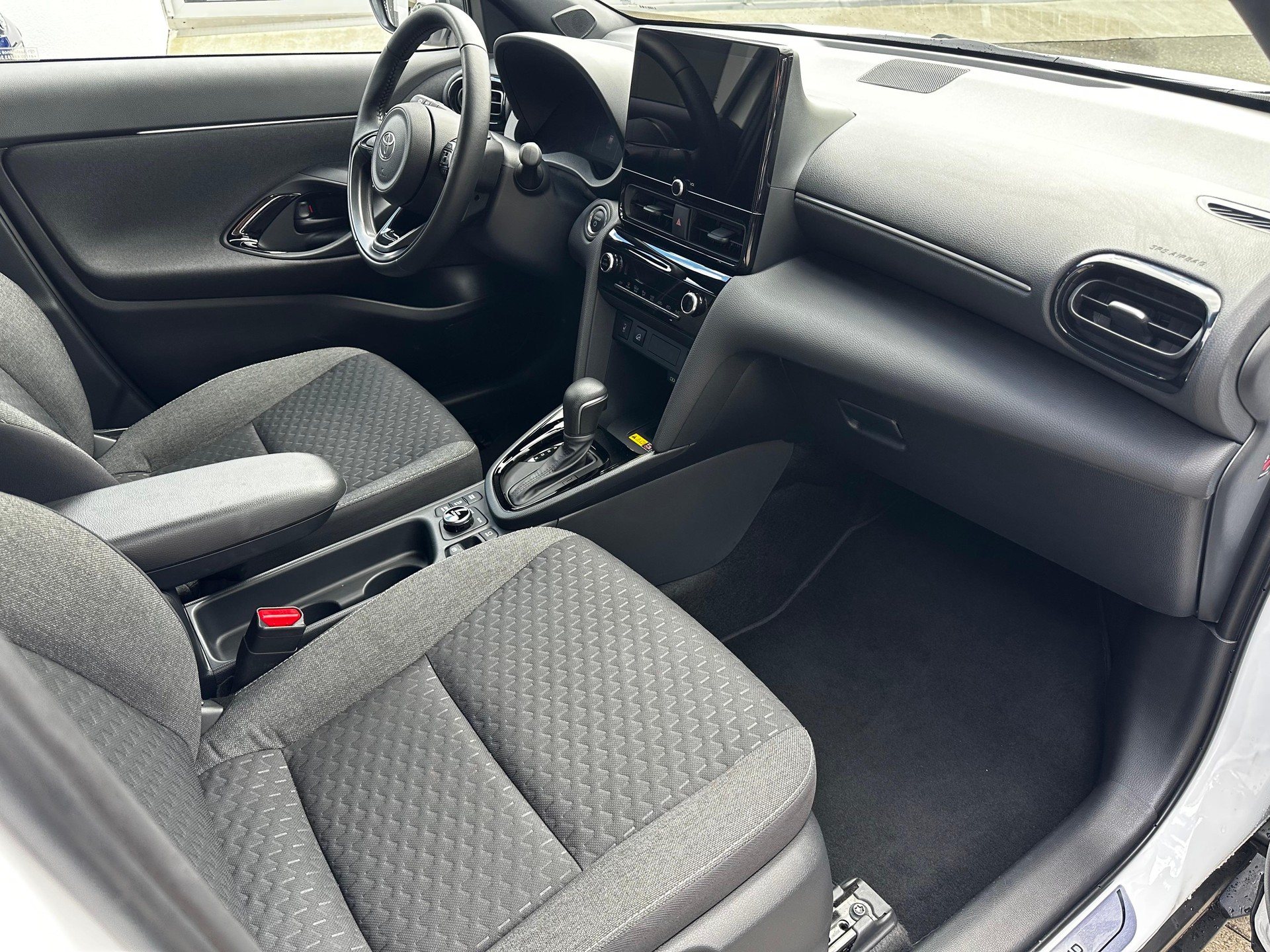 TOYOTA Yaris Cross 1.5 VVT-i HSD Trend AWD-i-image-13