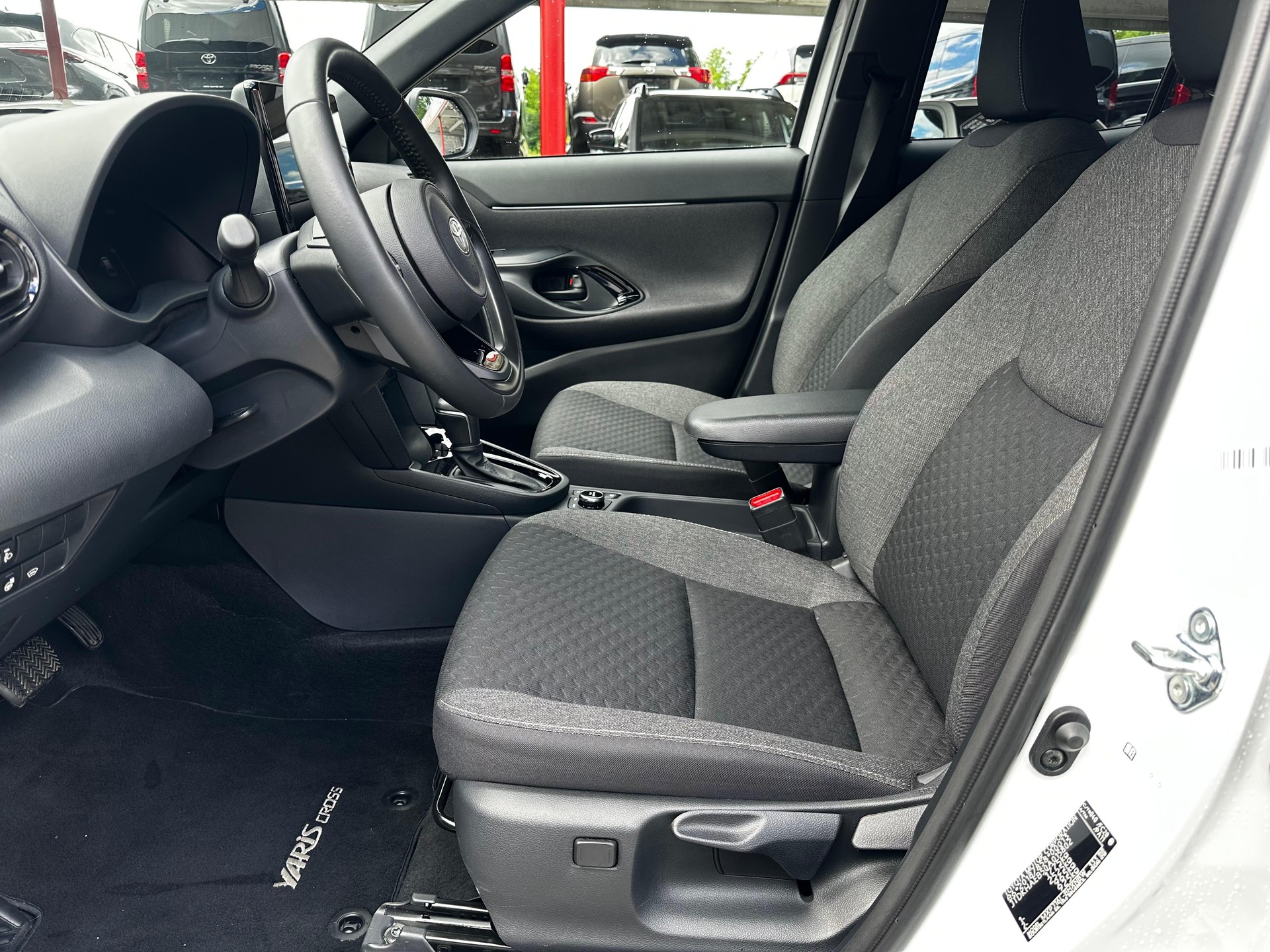 TOYOTA Yaris Cross 1.5 VVT-i HSD Trend AWD-i-image-7