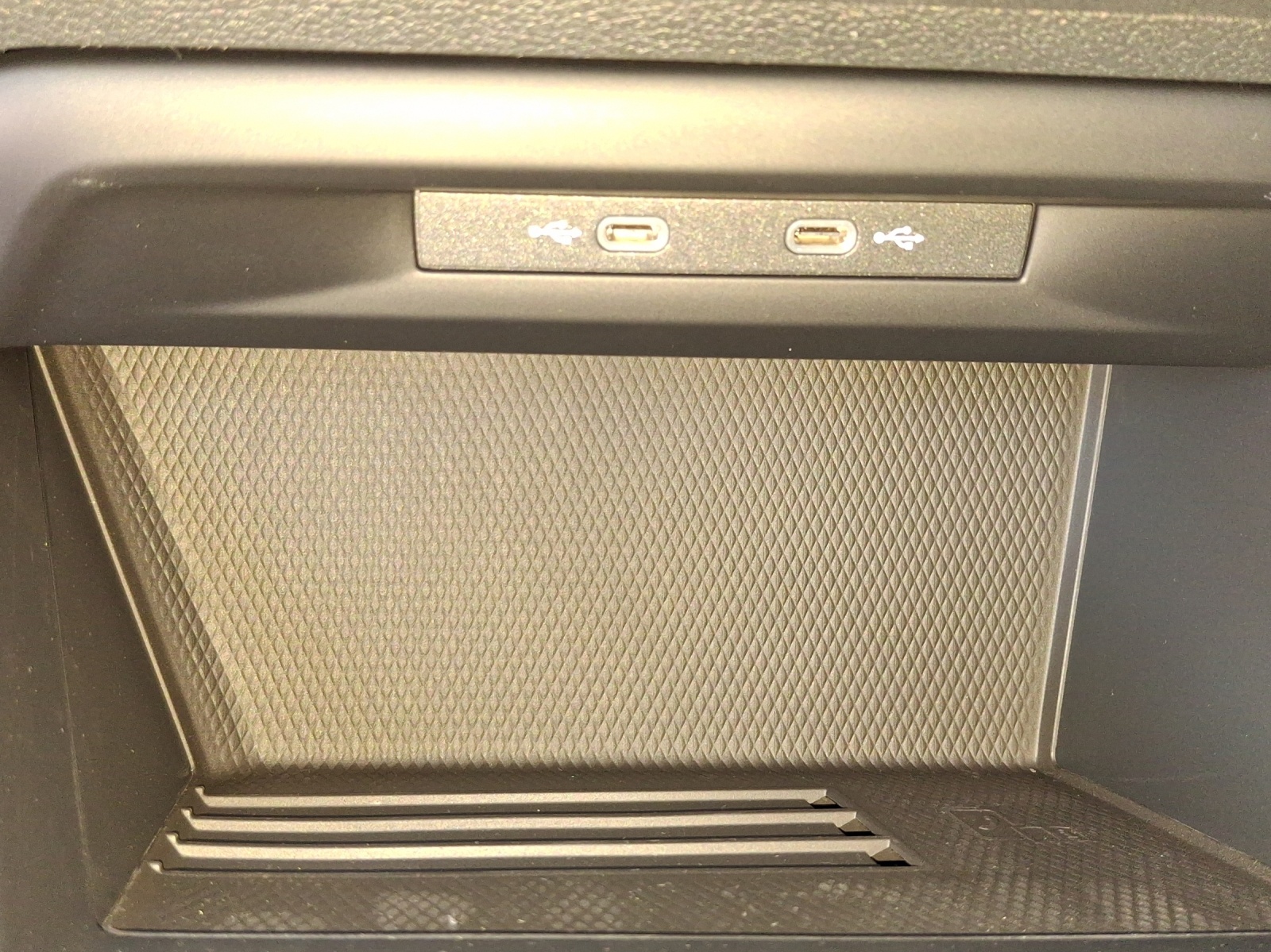 VW Golf 1.5 e TSI mHEV United DSG-image-15