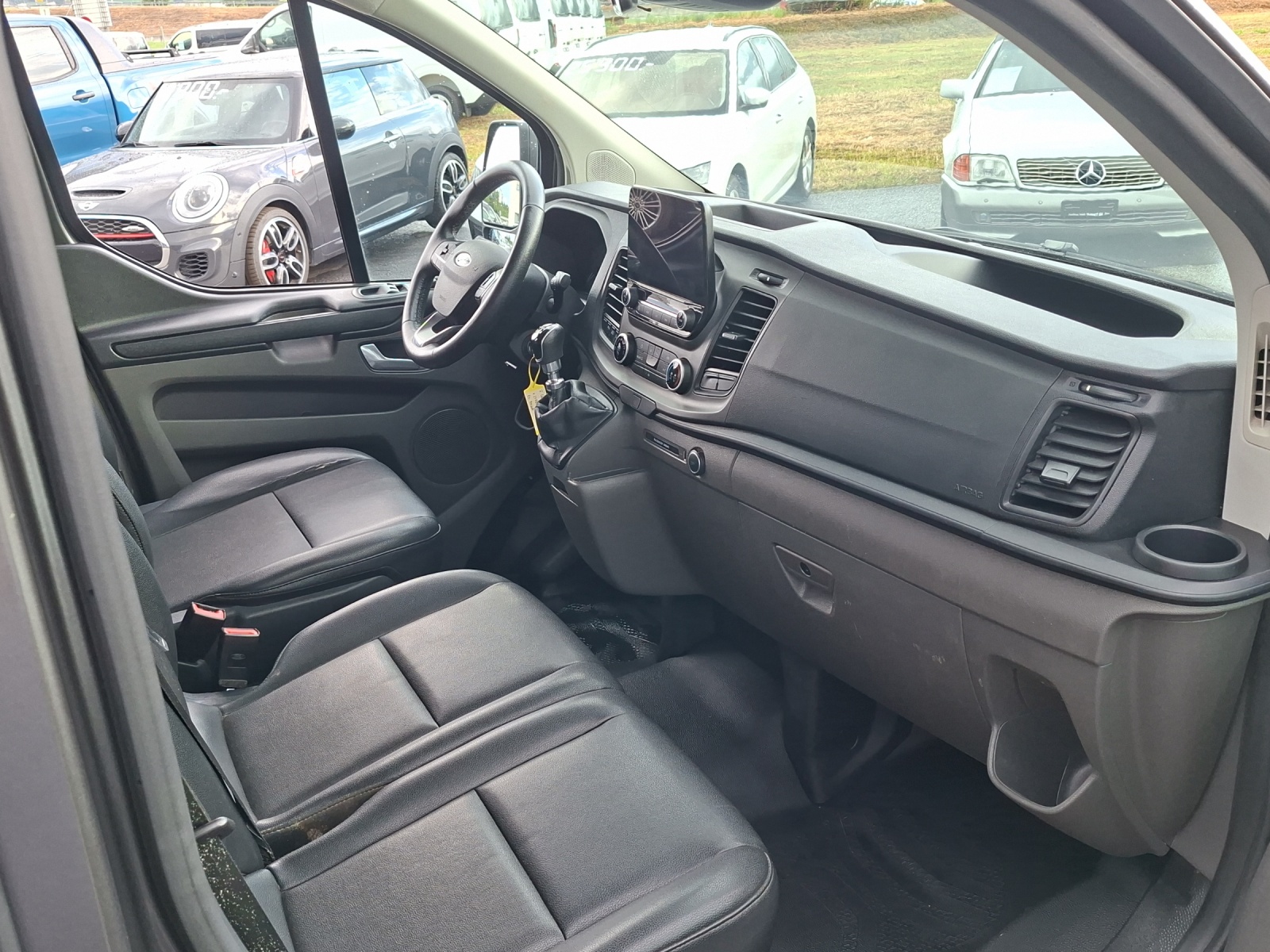 FORD Transit Custom 320 L1H1 Trend Combi-image-9
