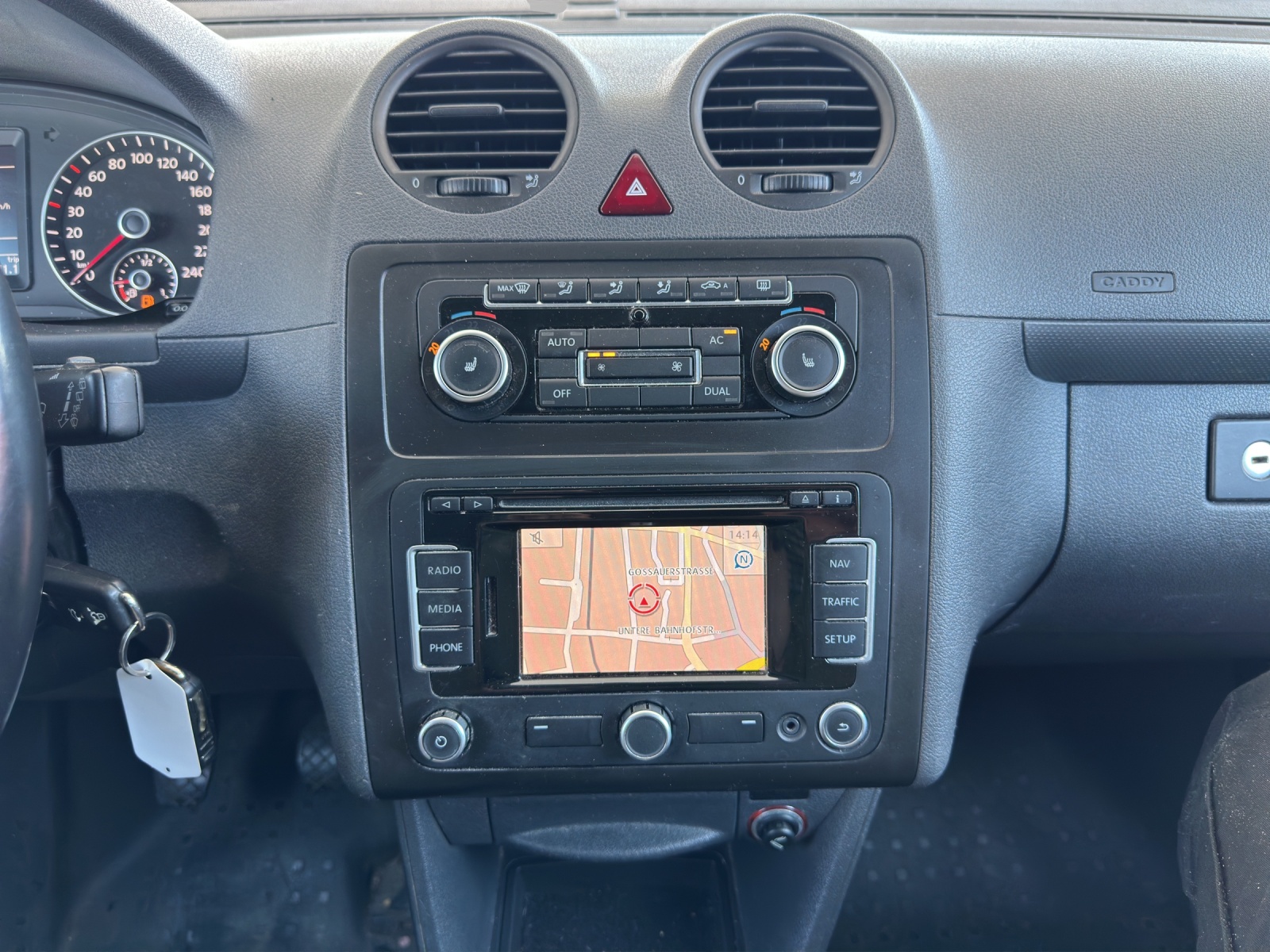 VW Caddy 2.0 TDI 4Motion-image-12