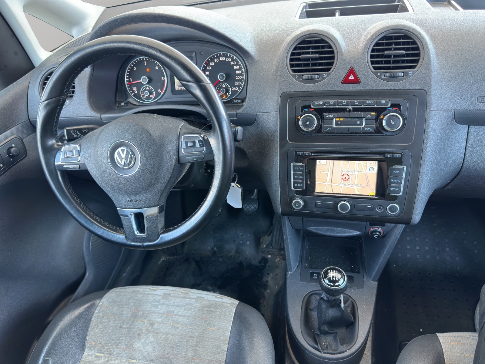 VW Caddy 2.0 TDI 4Motion-image-7