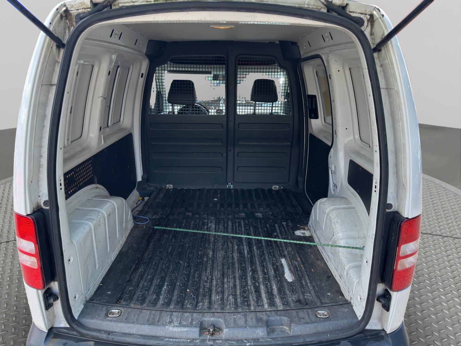 VW Caddy 2.0 TDI 4Motion-image-18