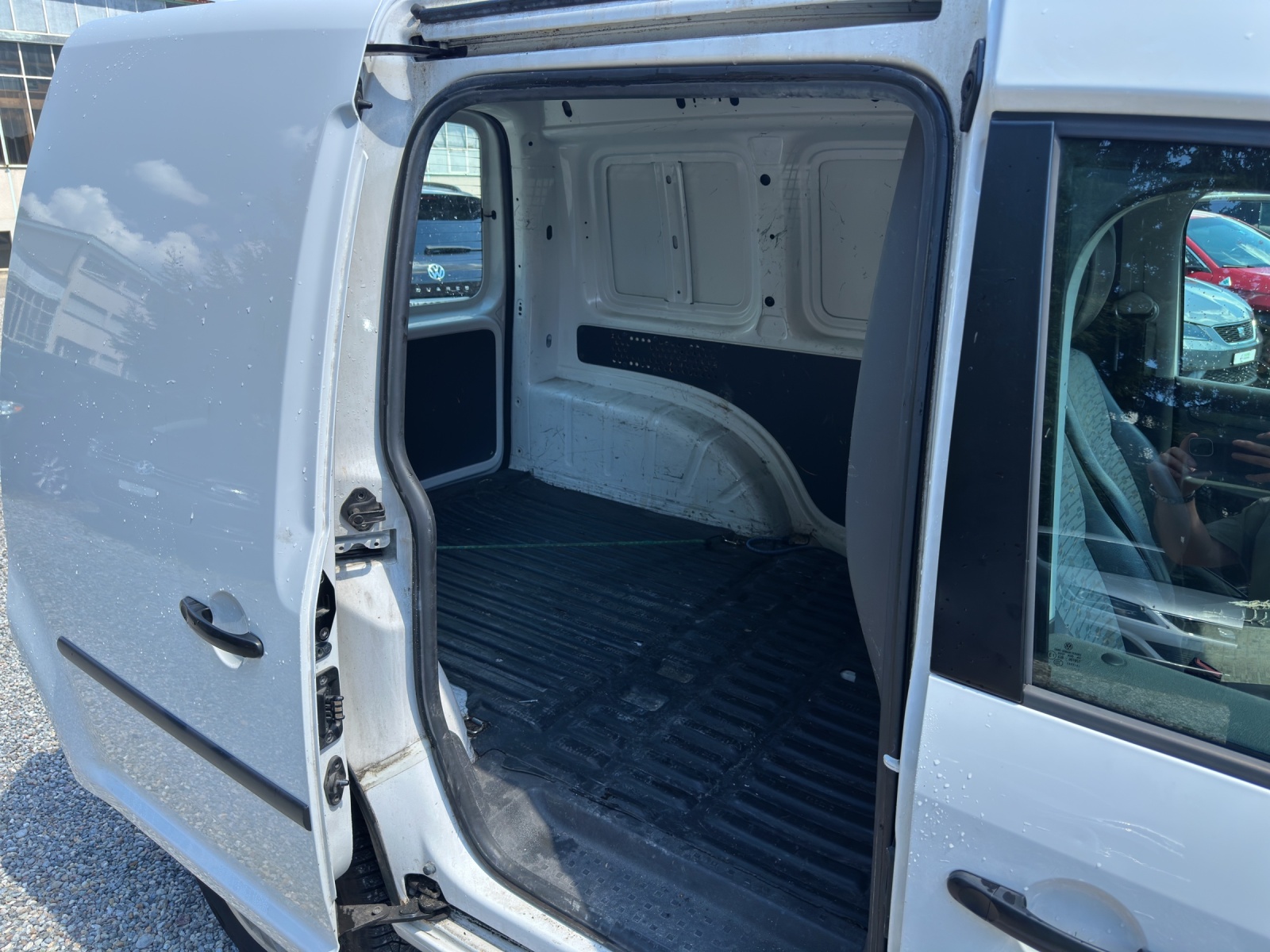 VW Caddy 2.0 TDI 4Motion-image-17