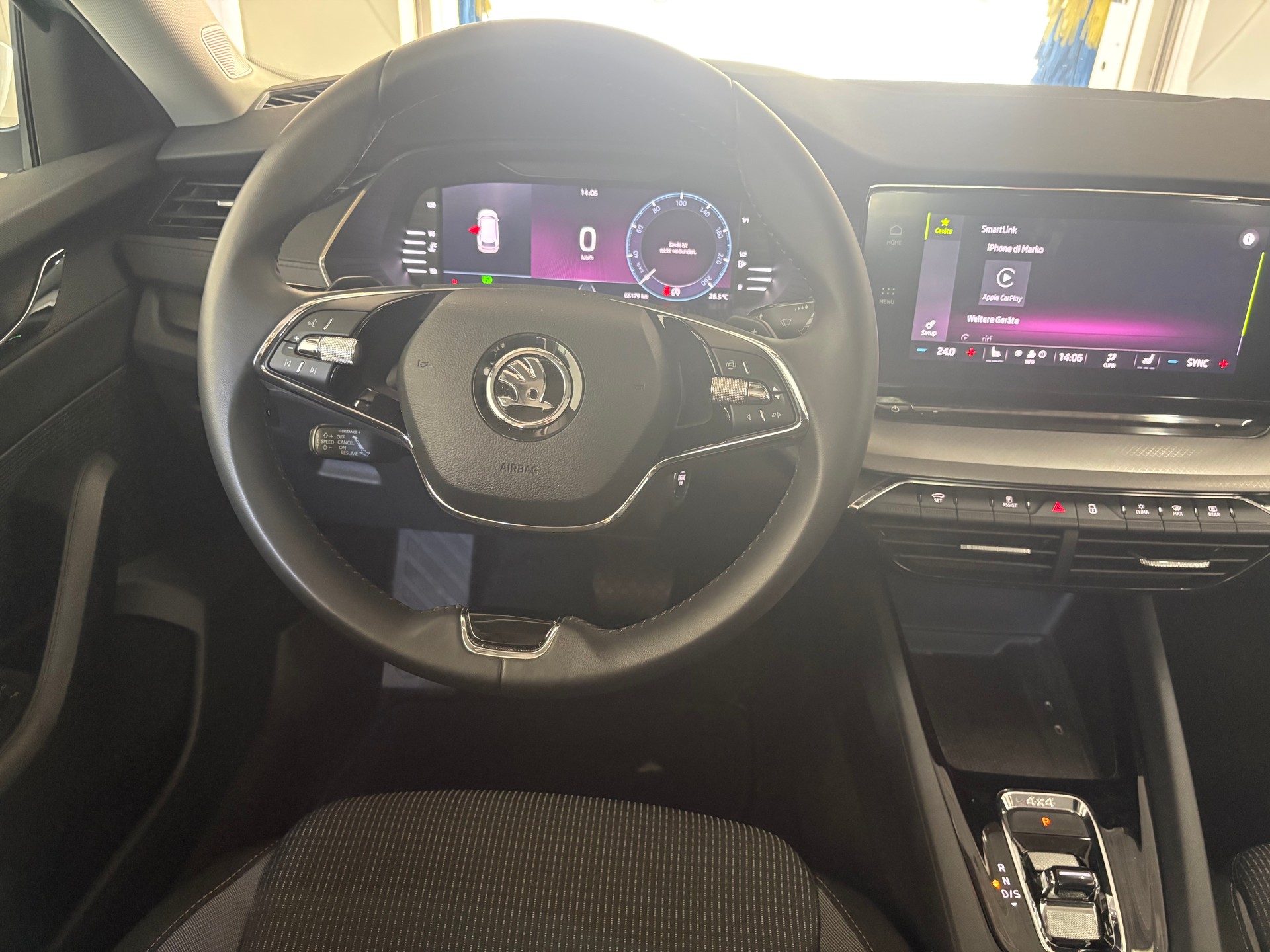 SKODA Octavia Combi 2.0 TDI DSG Ambition 4x4-image-9