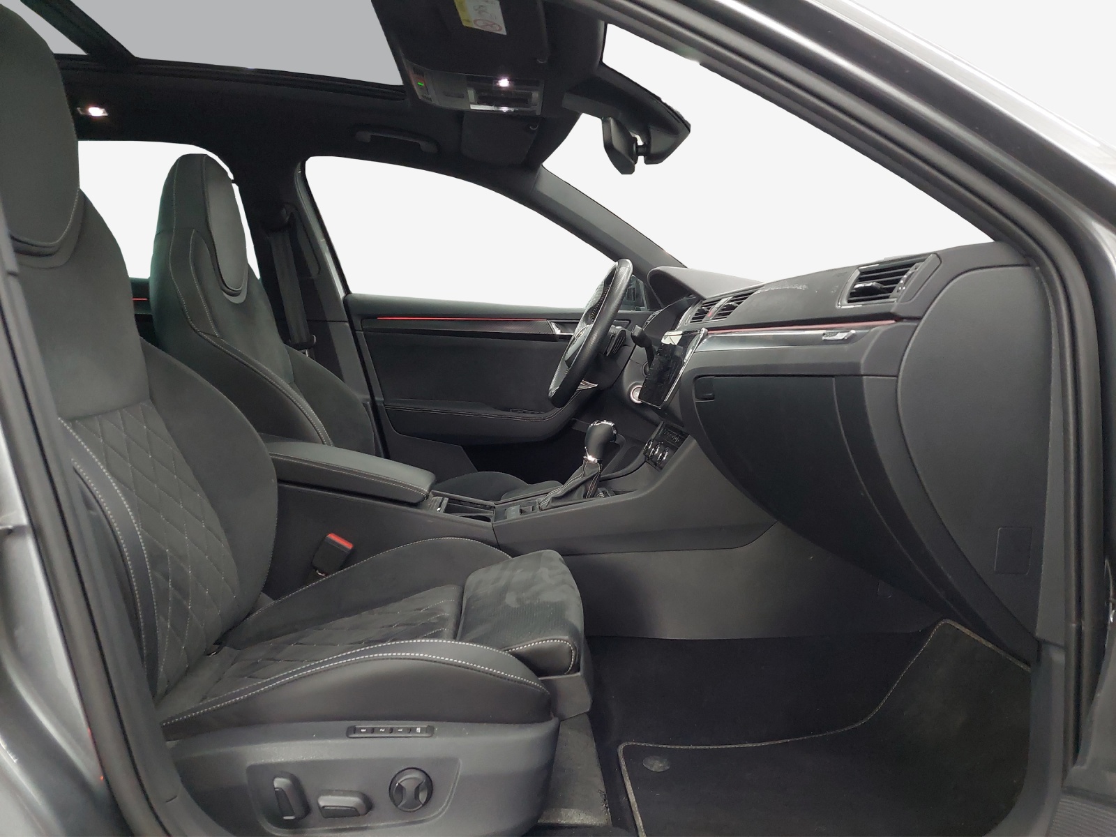 SKODA Superb Combi 2.0 TSI SportLine Light 4x4 DSG-image-14