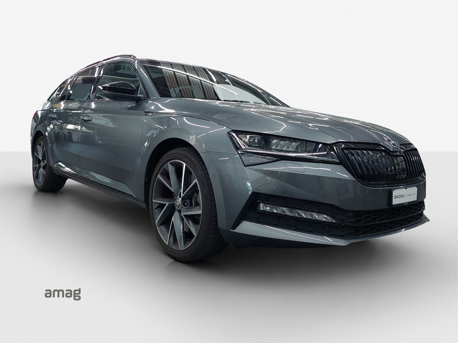 SKODA Superb Combi 2.0 TSI SportLine Light 4x4 DSG-image-5